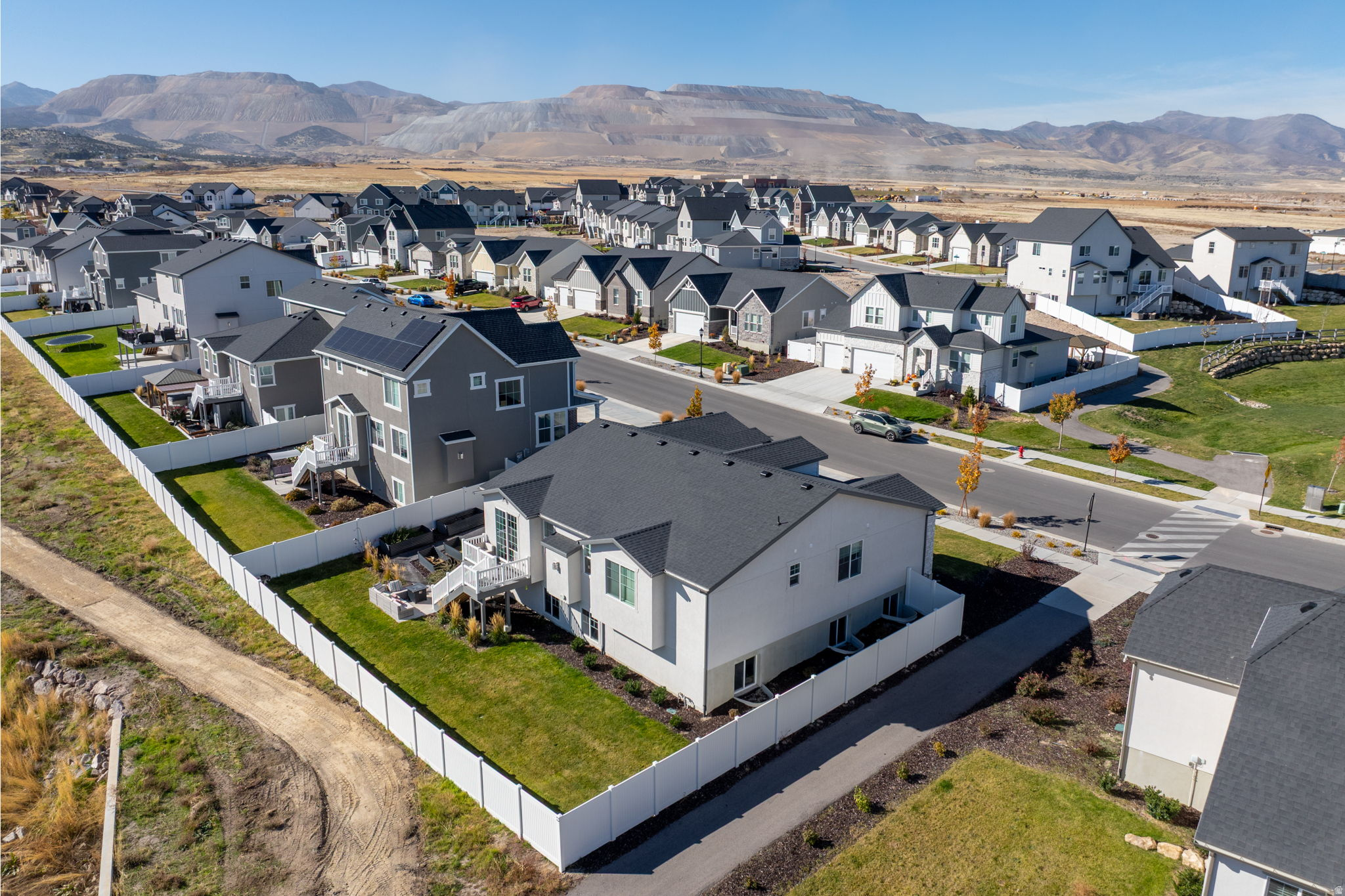 HIDDEN OAKS - Residential