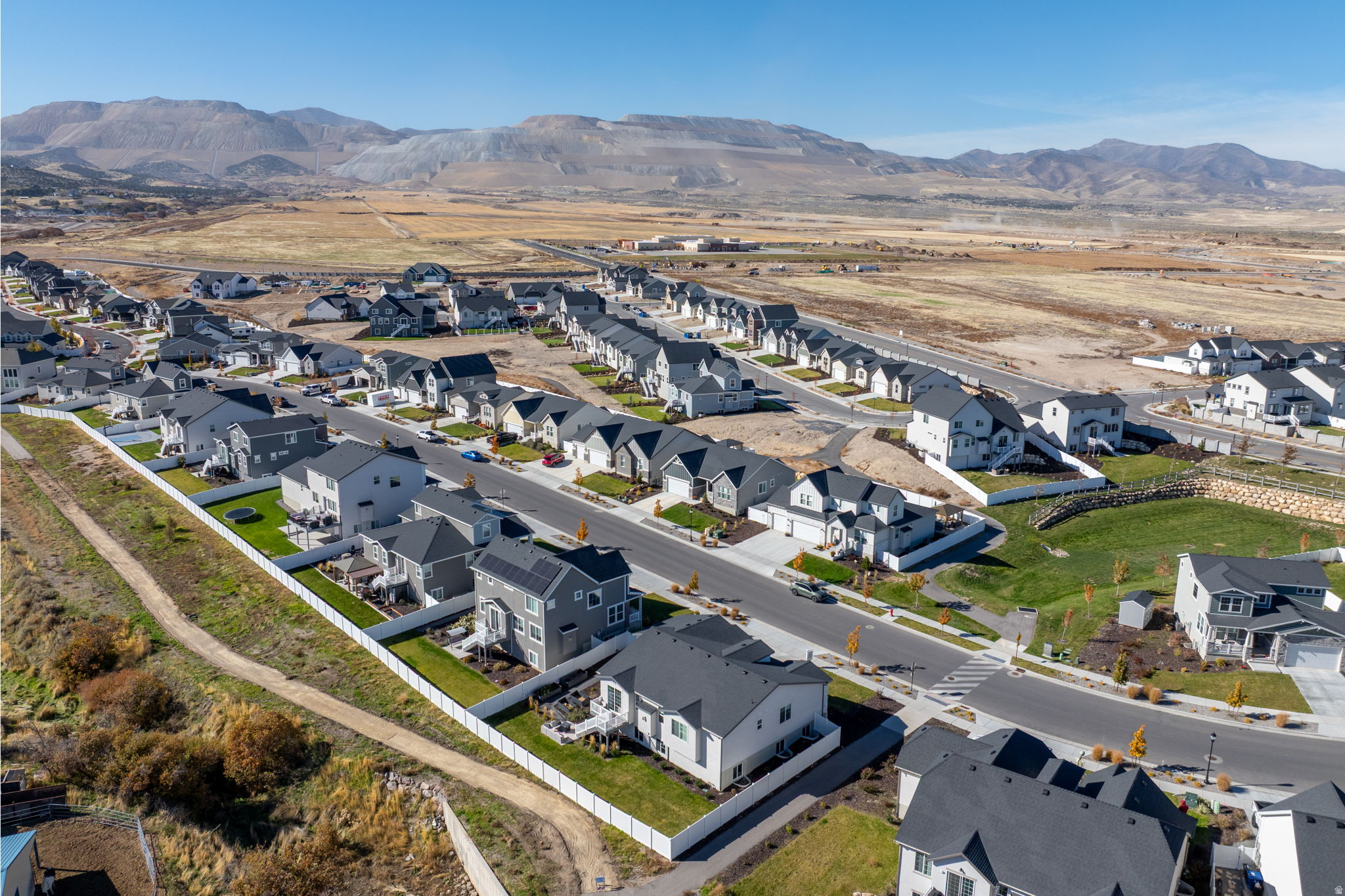 HIDDEN OAKS - Residential