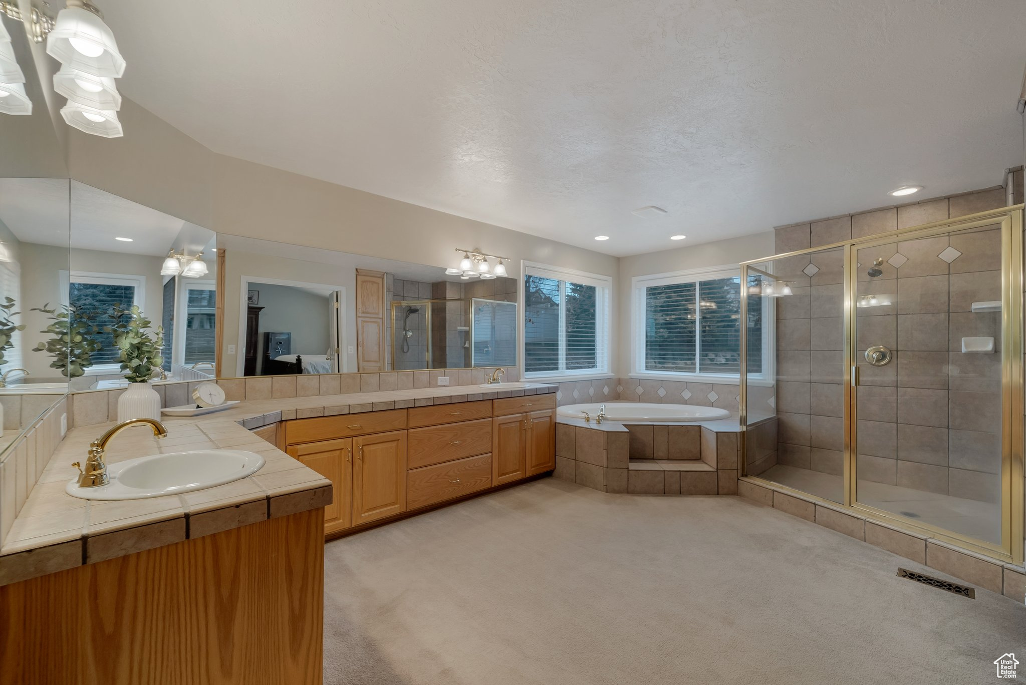 DRY CREEK ESTATES - Residential