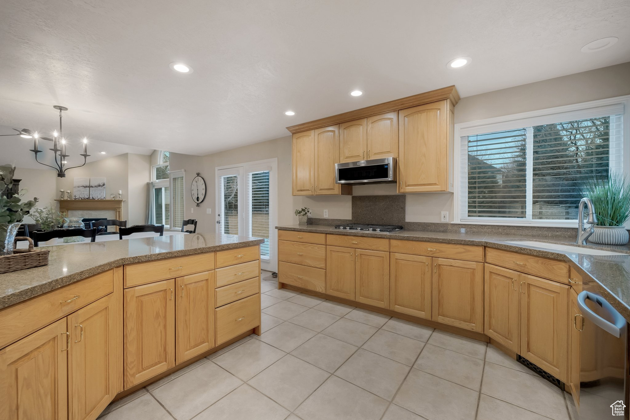 DRY CREEK ESTATES - Residential