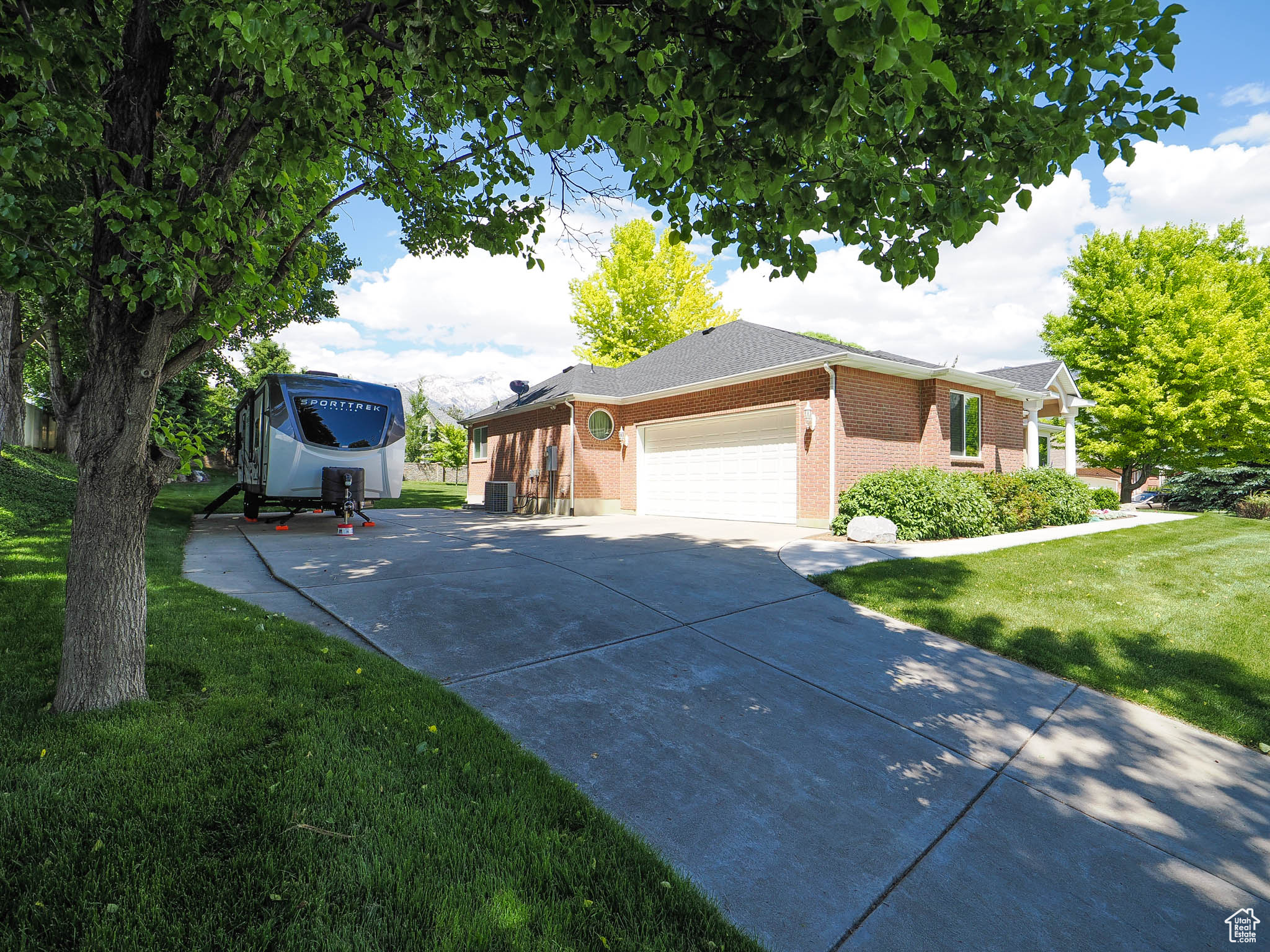DRY CREEK ESTATES - Residential