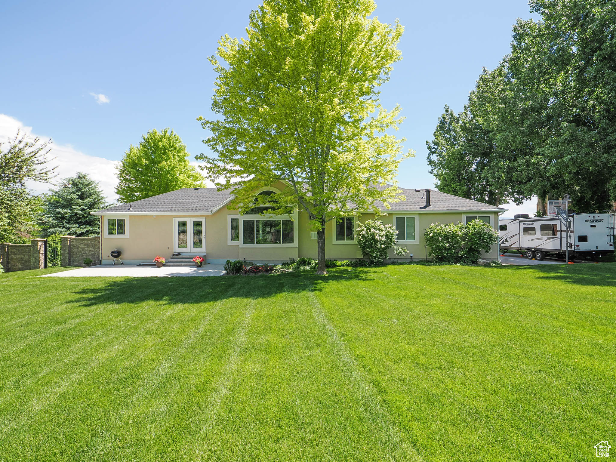DRY CREEK ESTATES - Residential