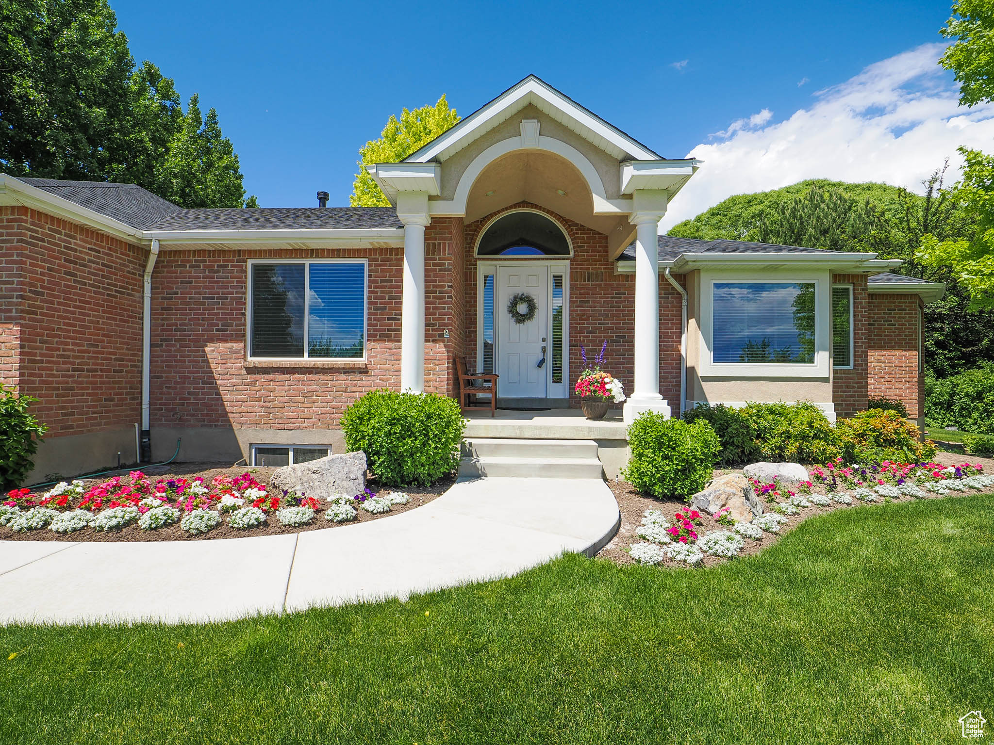 DRY CREEK ESTATES - Residential