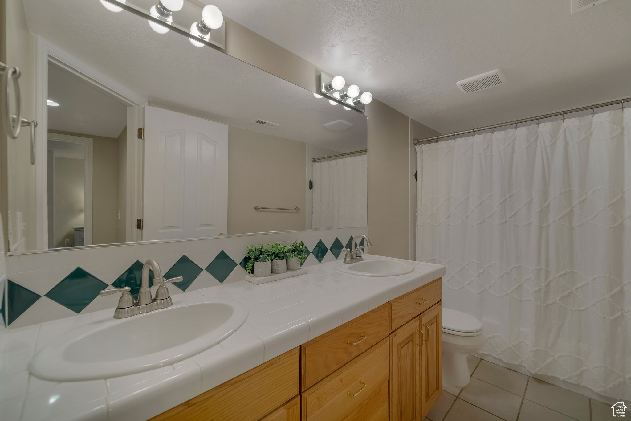 DRY CREEK ESTATES - Residential