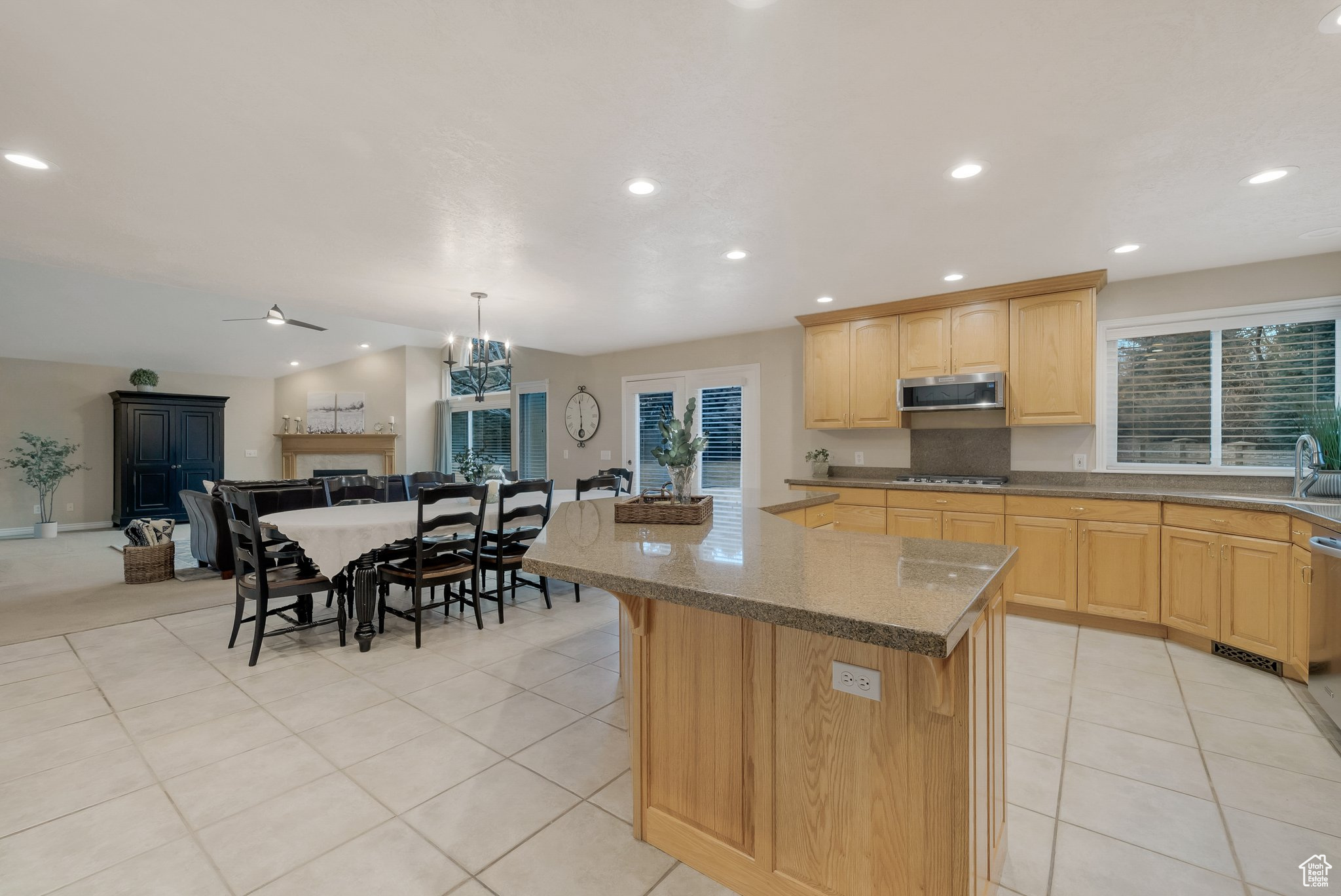 DRY CREEK ESTATES - Residential