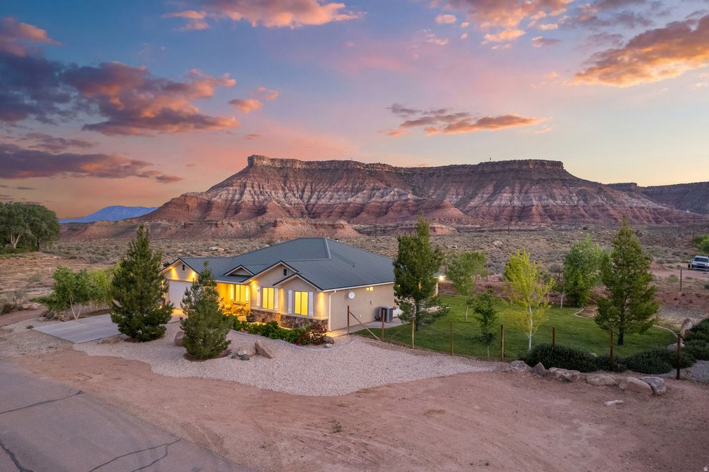 Photo of 740 W 225 N, Virgin, UT 84779 (MLS # 2156370)