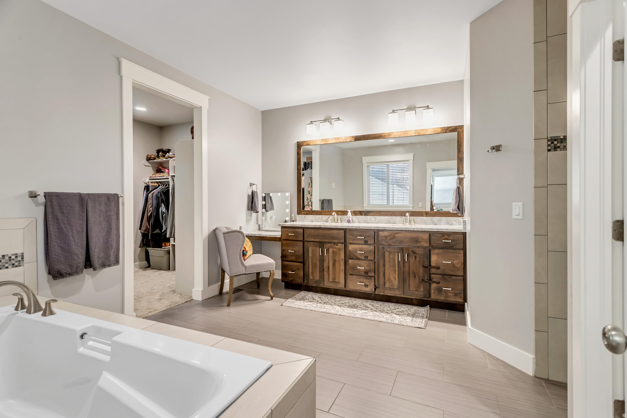 HUGHES ESTATES - Residential