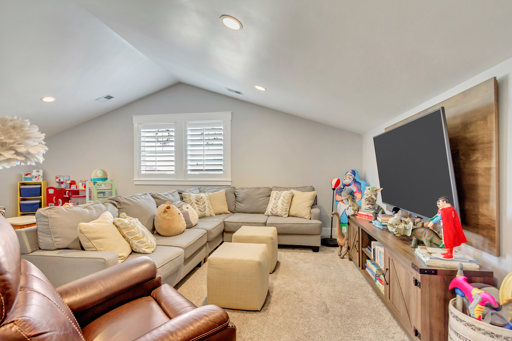 HUGHES ESTATES - Residential