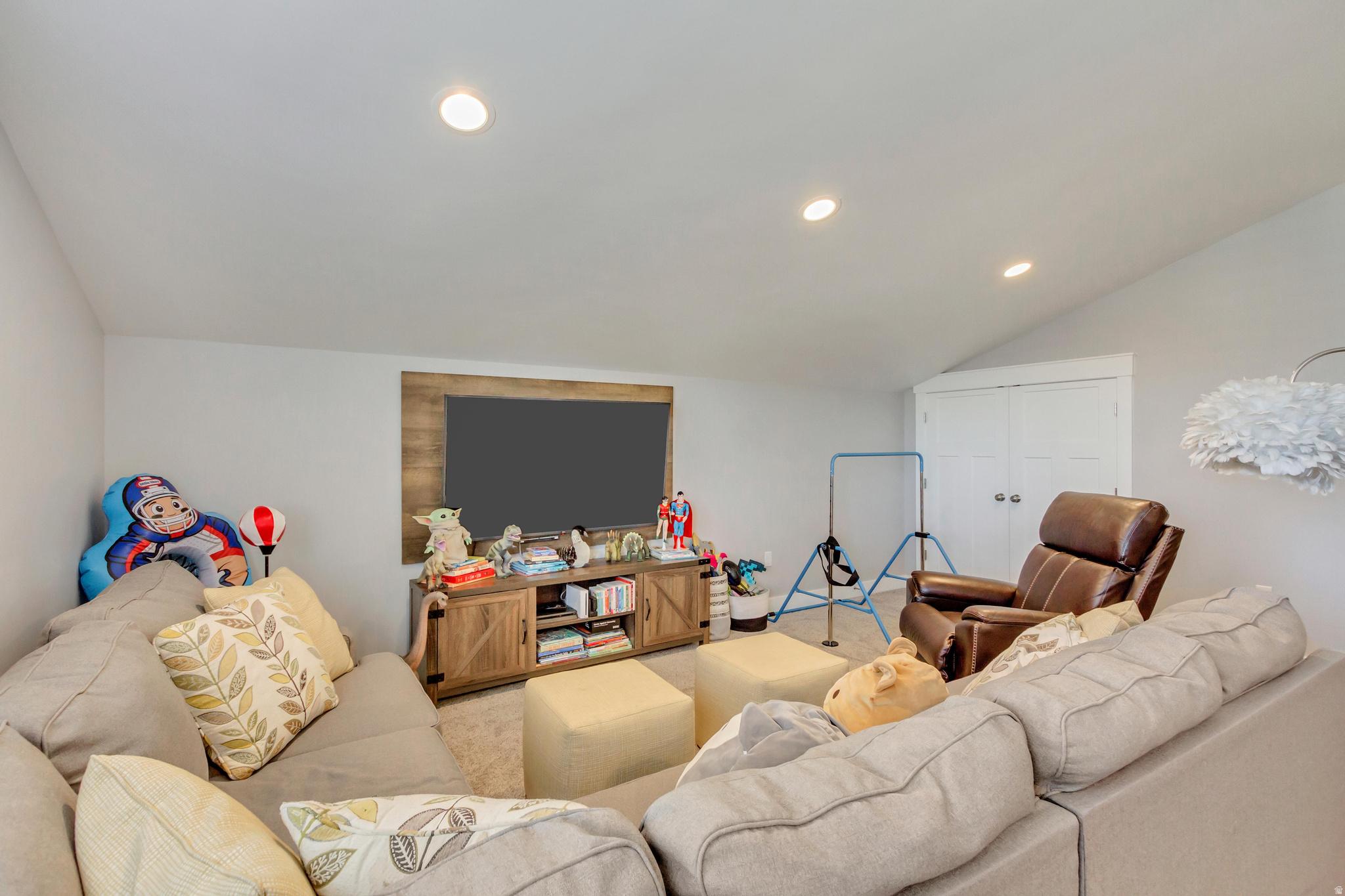 HUGHES ESTATES - Residential