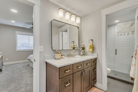 Tiny photo for 467 E ISLAND VIEW CIR N, Farmington, UT 84025 (MLS # 2152347)