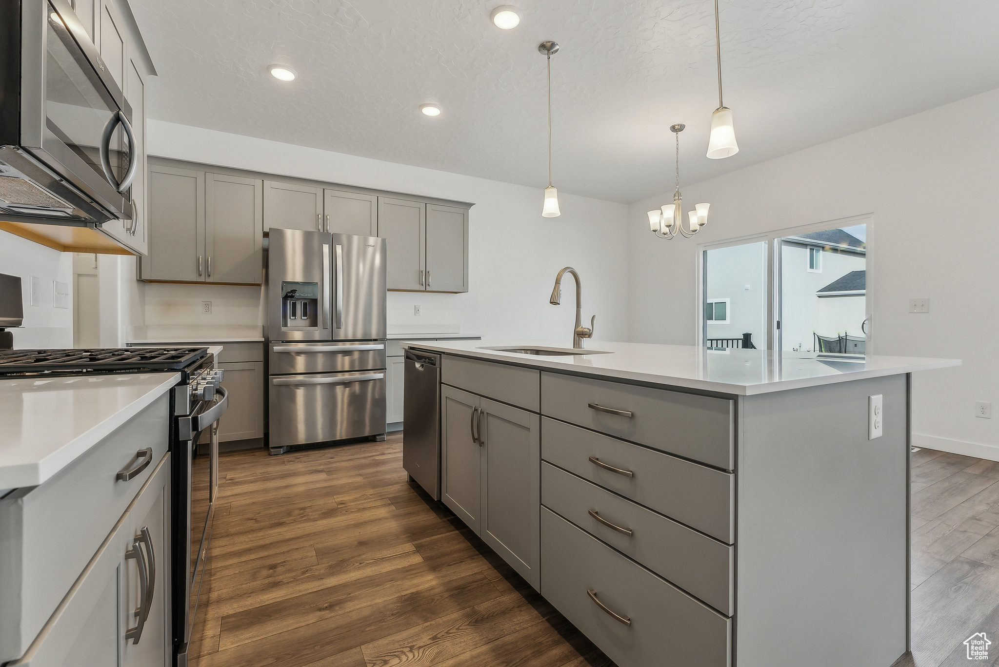 Syracuse, Utah 84075, United States, 3 Bedrooms Bedrooms, ,2 BathroomsBathrooms,Residential,Active,90445