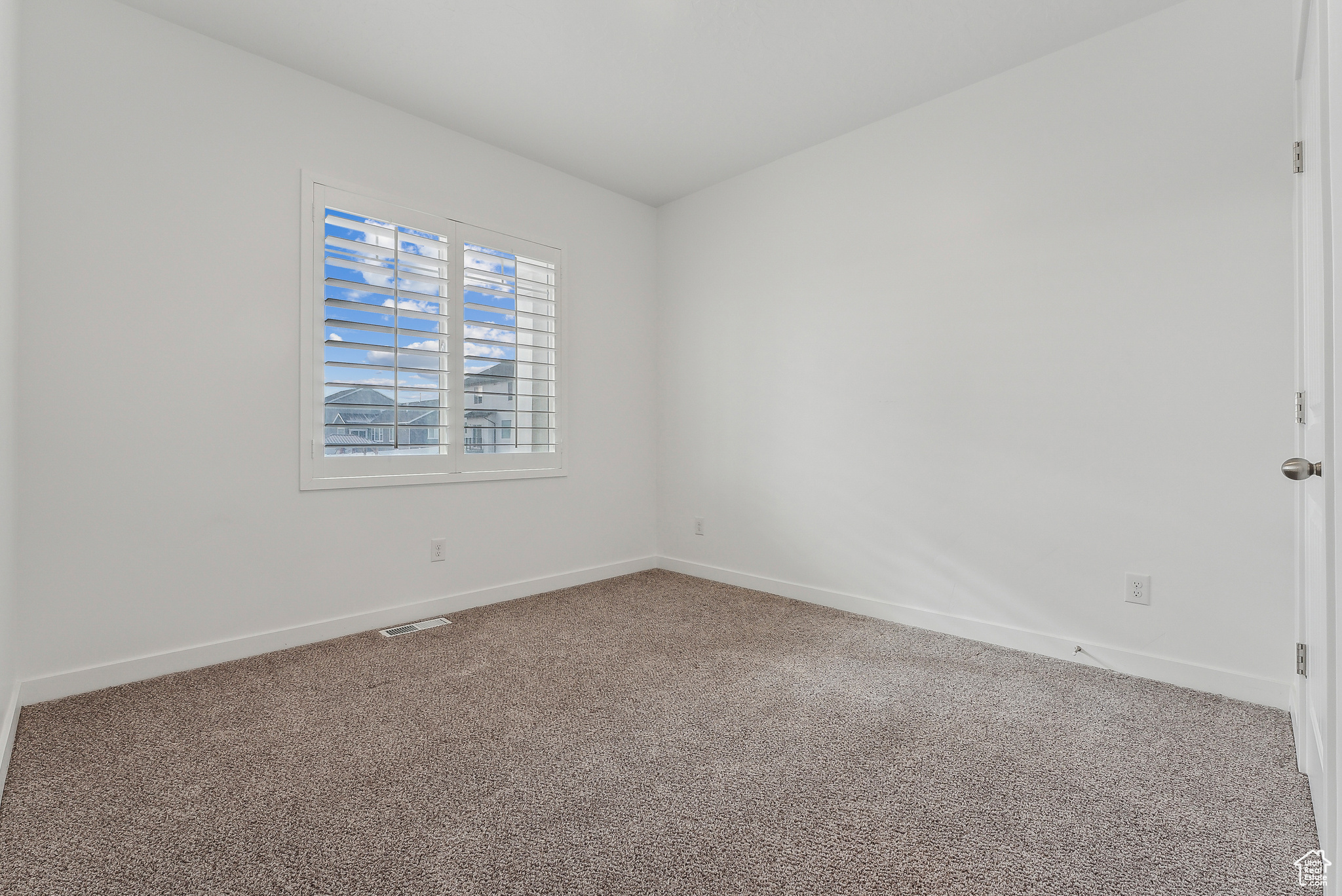 Syracuse, Utah 84075, United States, 3 Bedrooms Bedrooms, ,2 BathroomsBathrooms,Residential,Active,90445