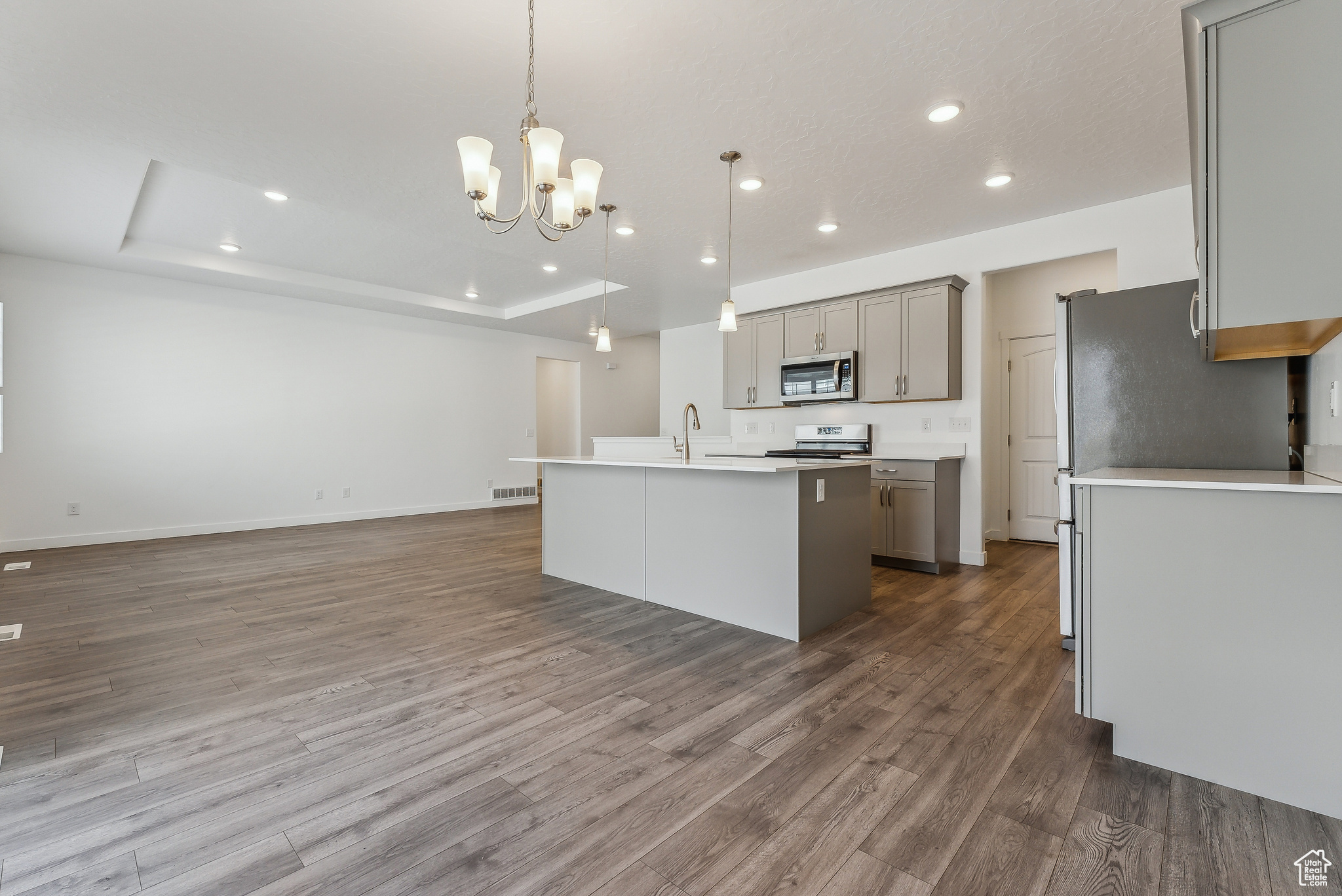 Syracuse, Utah 84075, United States, 3 Bedrooms Bedrooms, ,2 BathroomsBathrooms,Residential,Active,90445