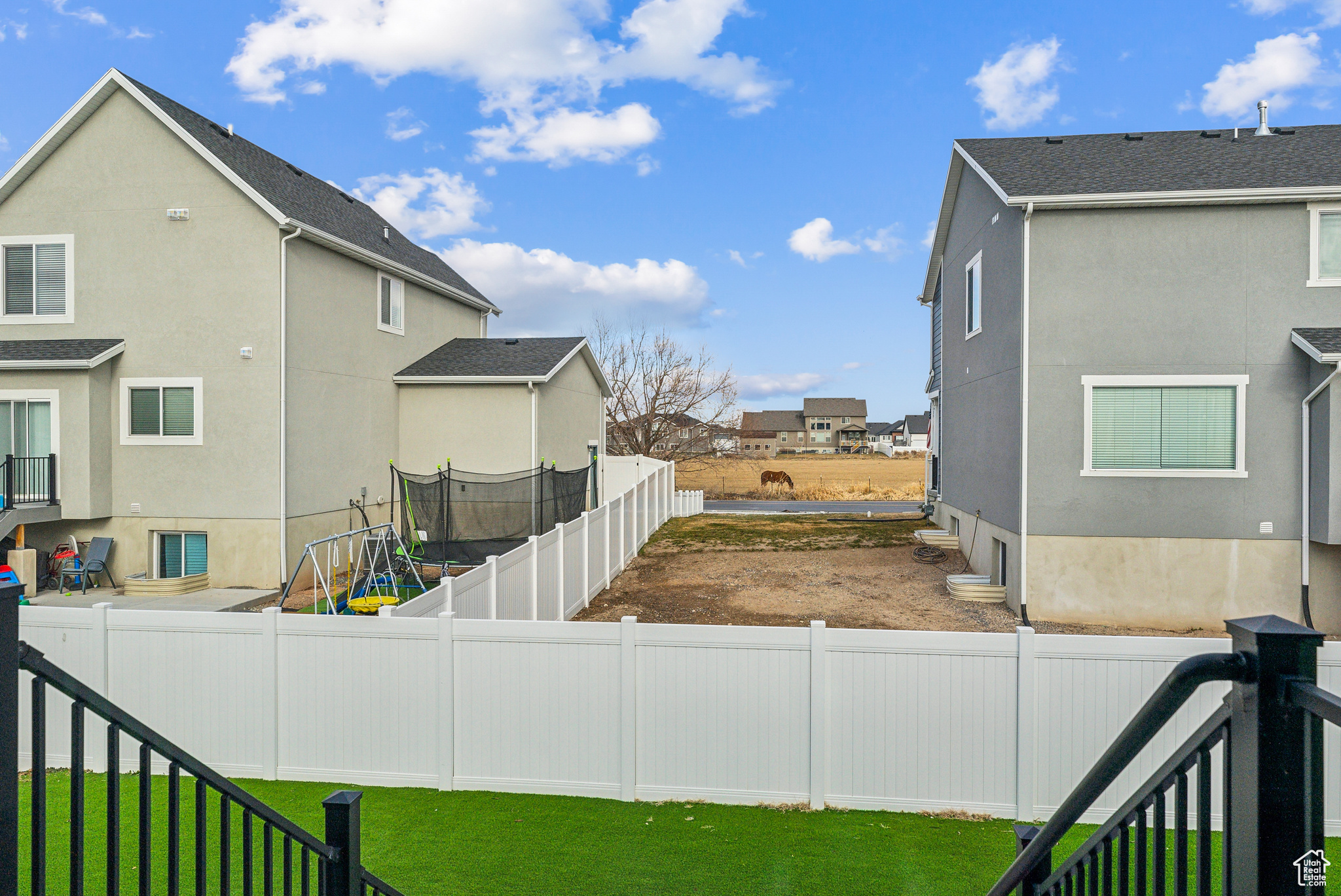 Syracuse, Utah 84075, United States, 3 Bedrooms Bedrooms, ,2 BathroomsBathrooms,Residential,Active,90445