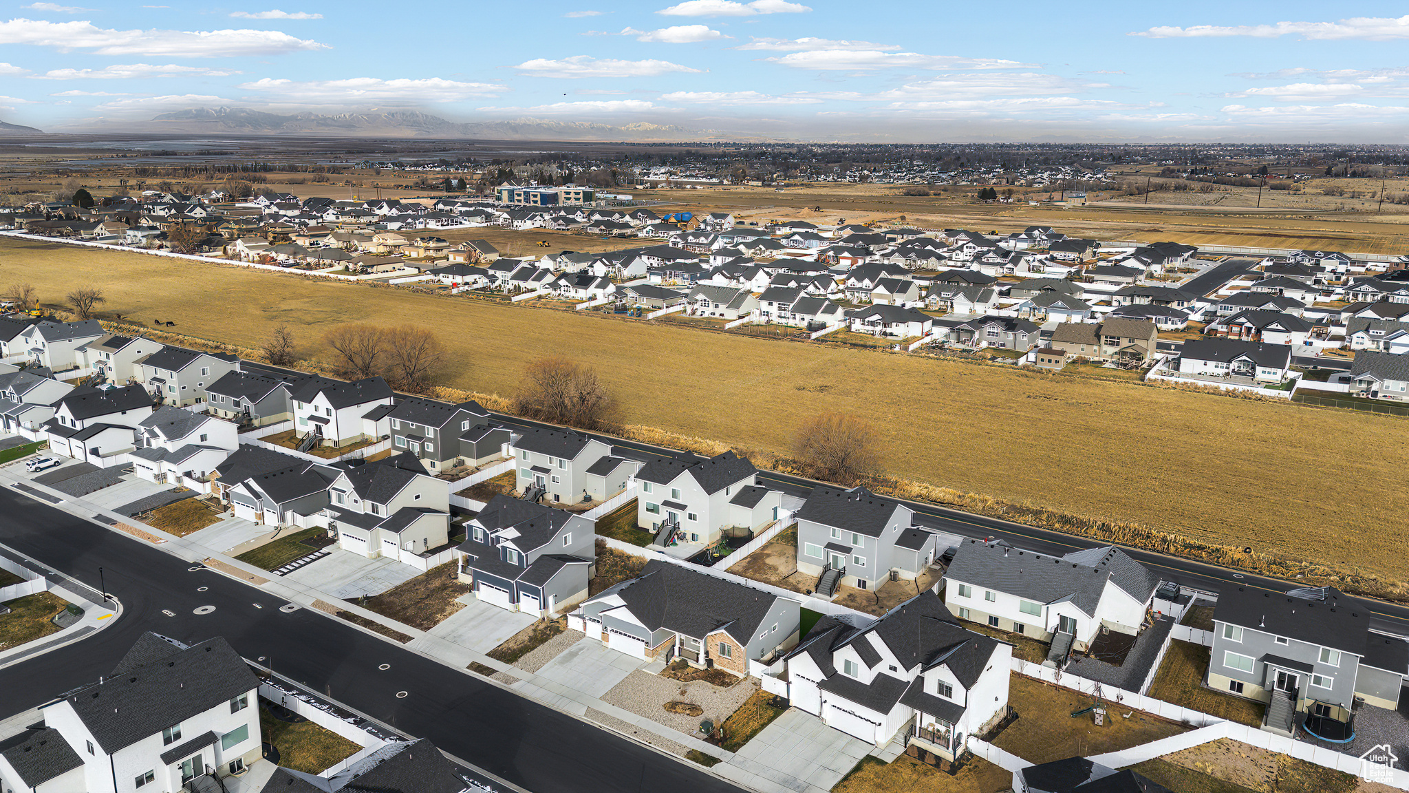 Syracuse, Utah 84075, United States, 3 Bedrooms Bedrooms, ,2 BathroomsBathrooms,Residential,Active,90445