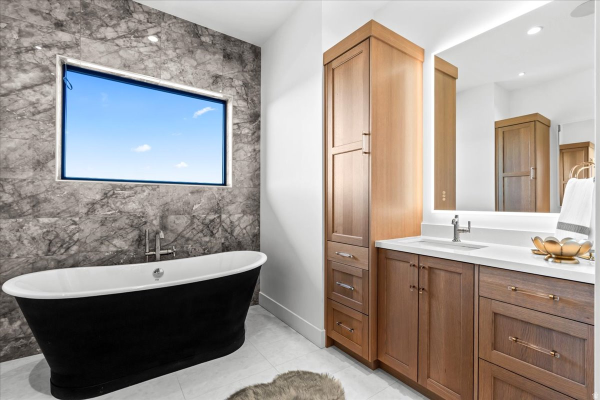 TUHAYE - Residential