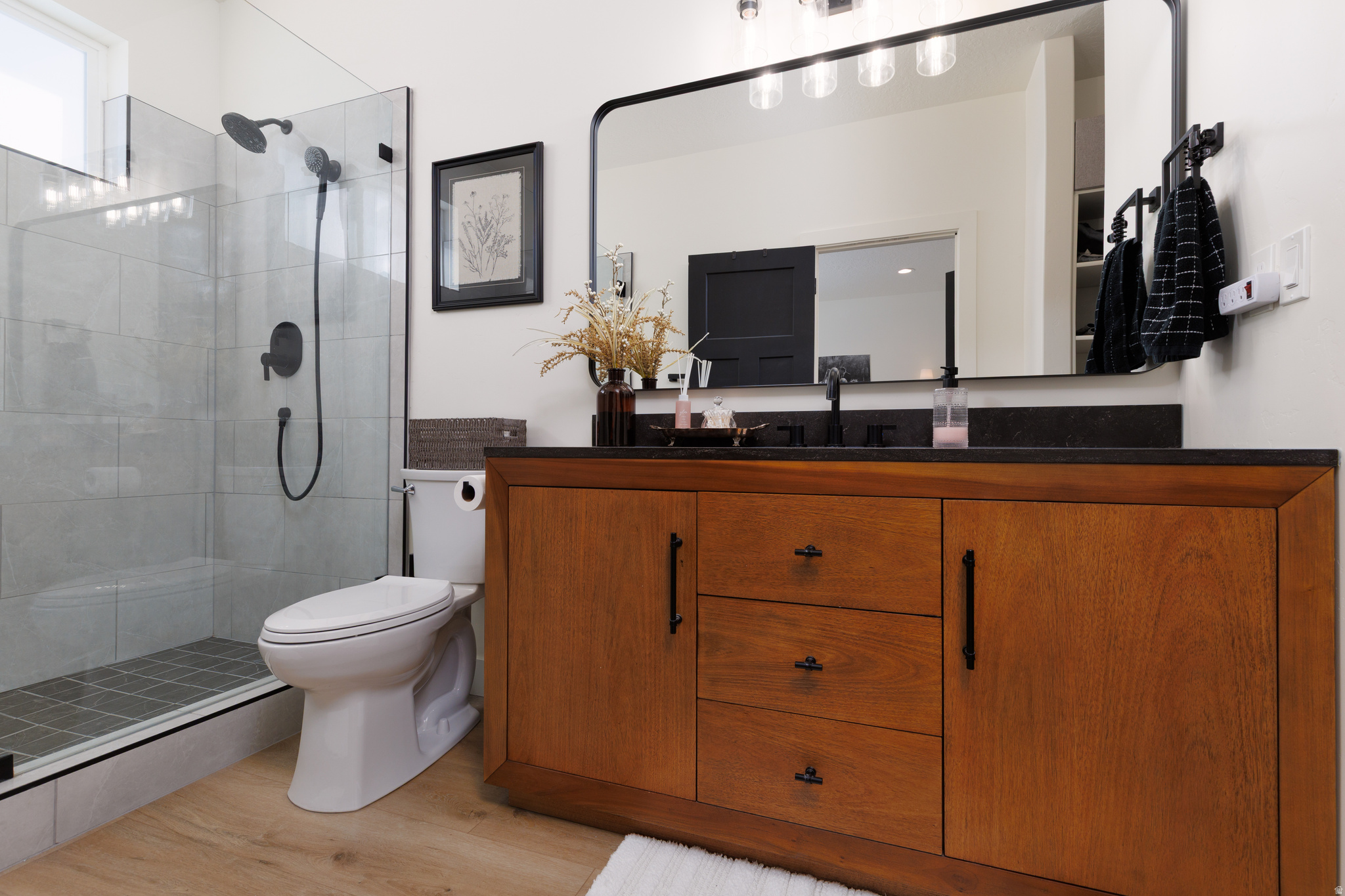 EASTSIDE ESTATES - Residential