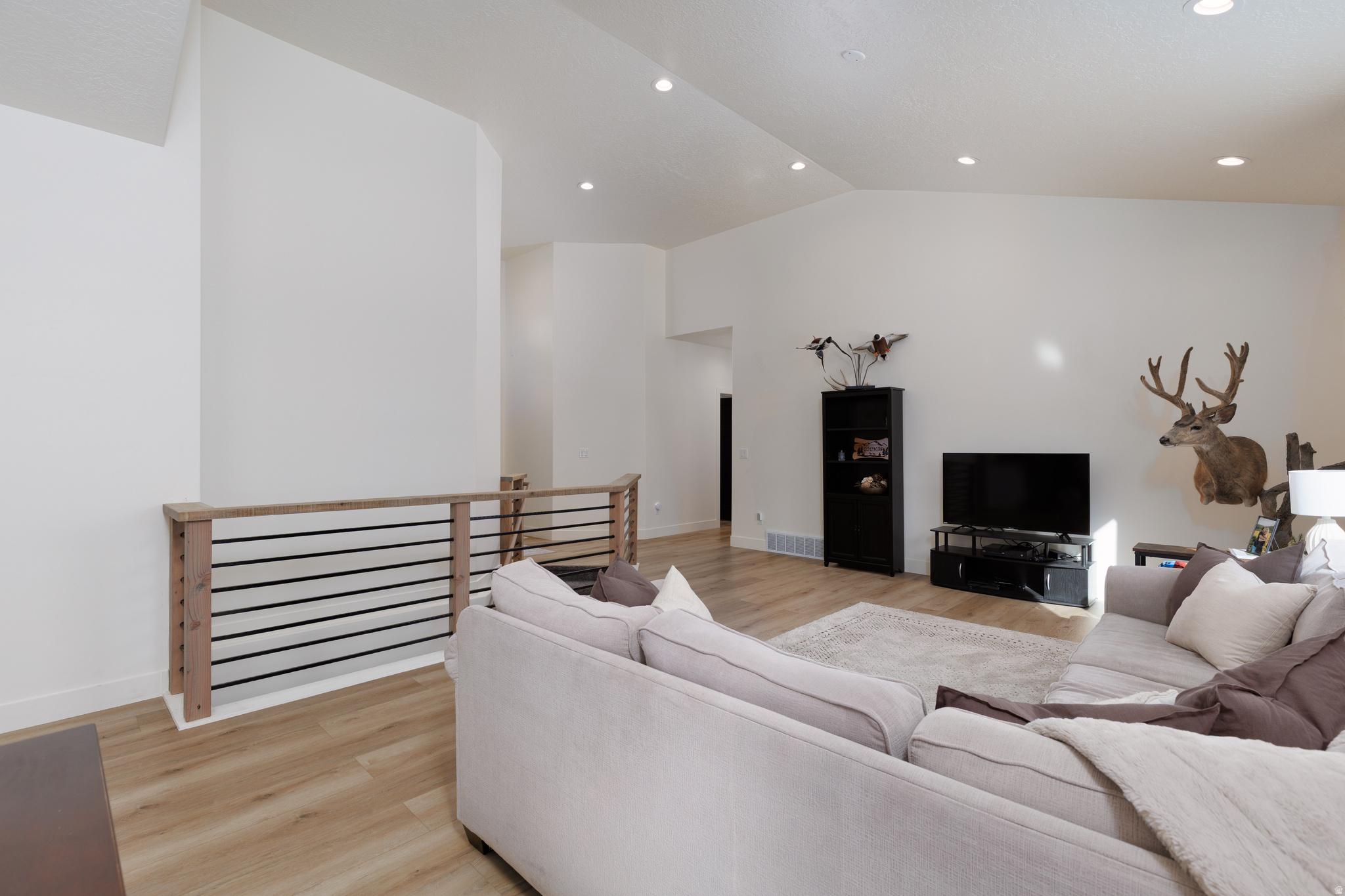 EASTSIDE ESTATES - Residential