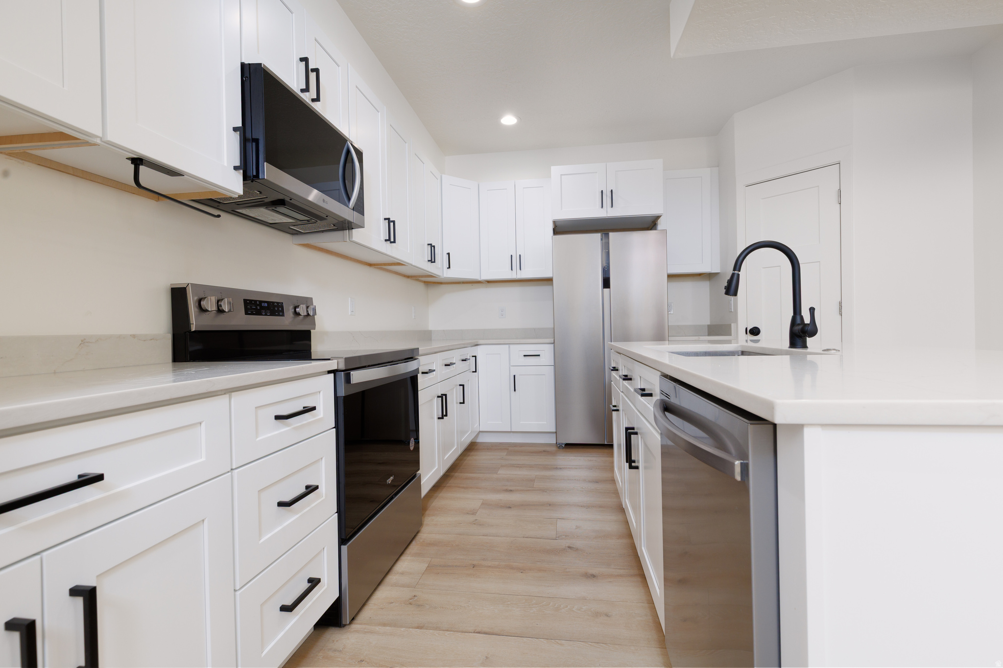 EASTSIDE ESTATES - Residential