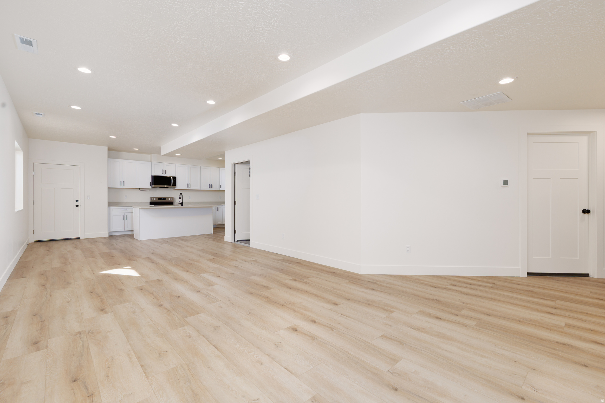 EASTSIDE ESTATES - Residential