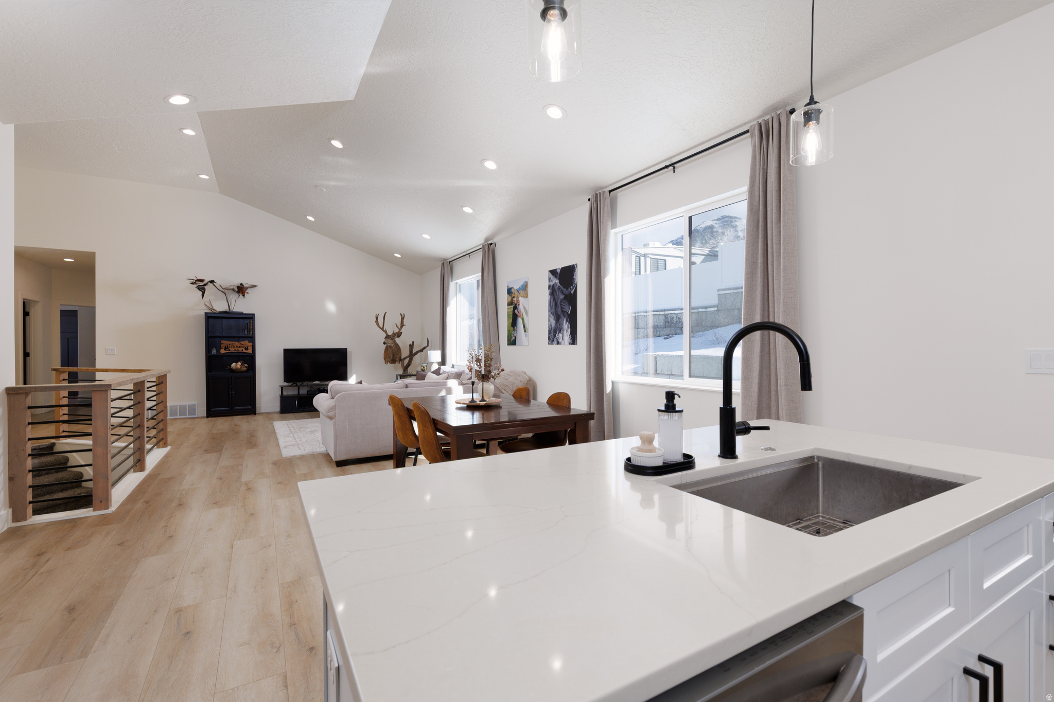 EASTSIDE ESTATES - Residential