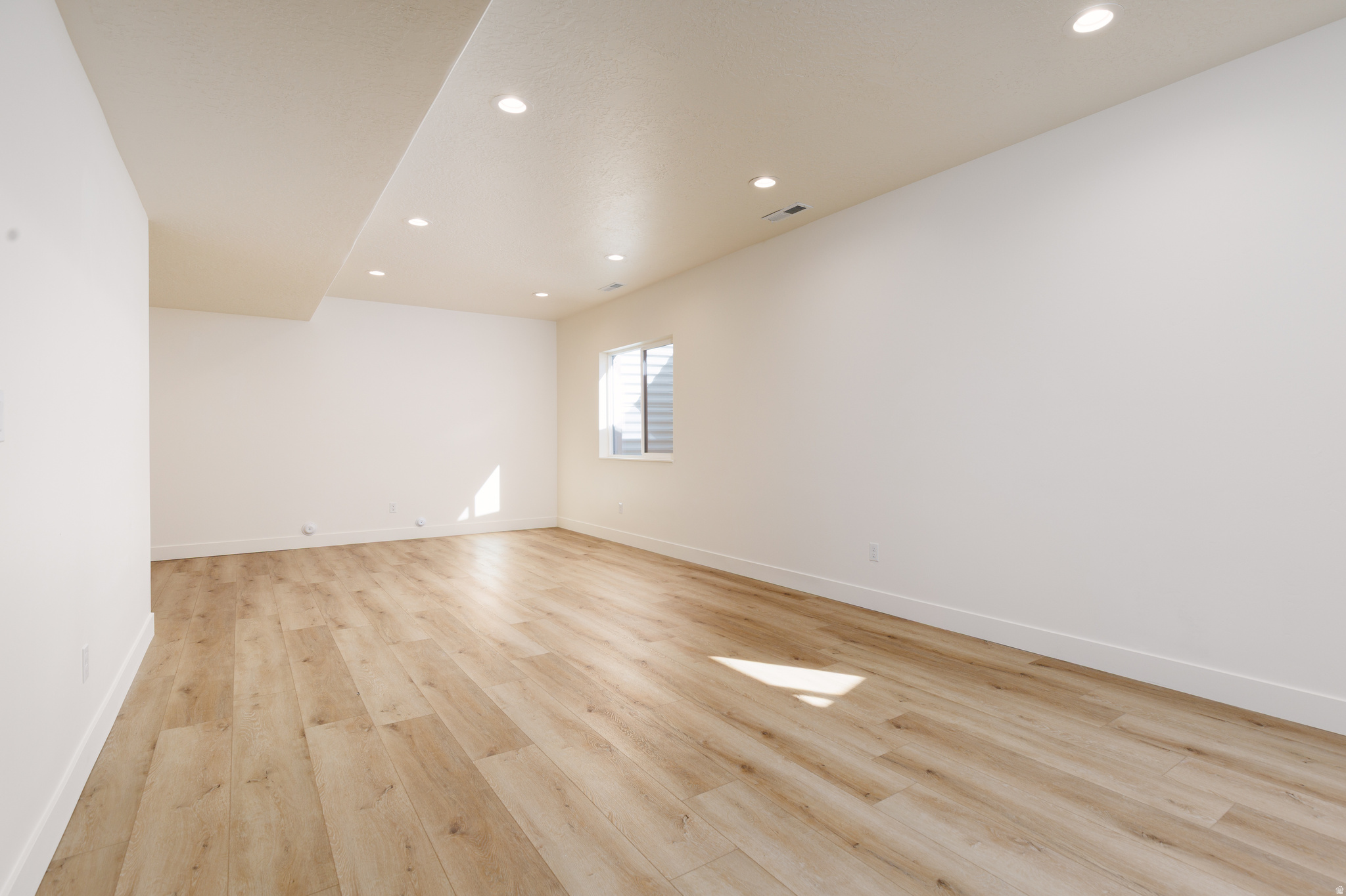 EASTSIDE ESTATES - Residential