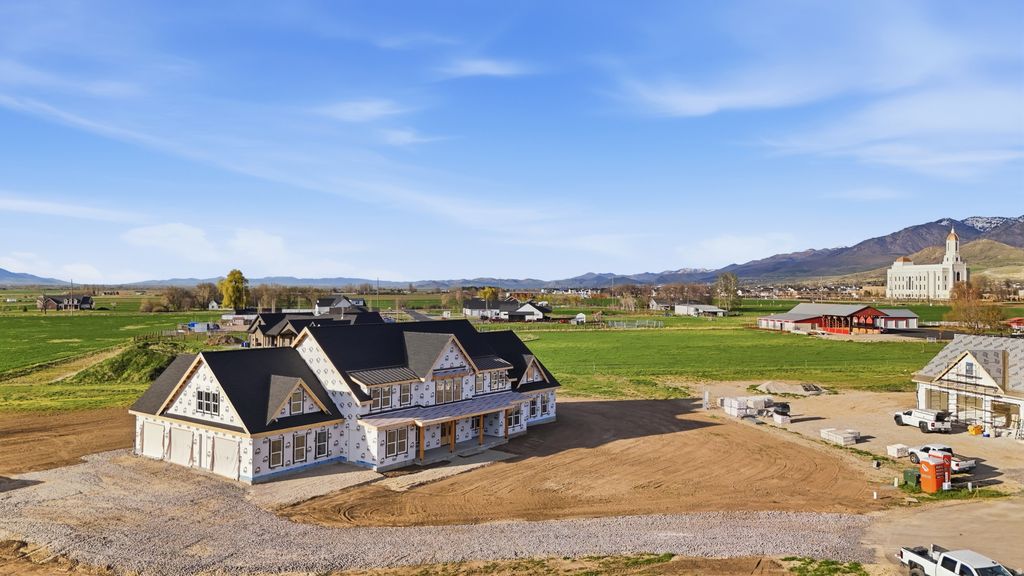Photo of 983 W 5650 N, Smithfield, UT 84335 (MLS # 2148731)
