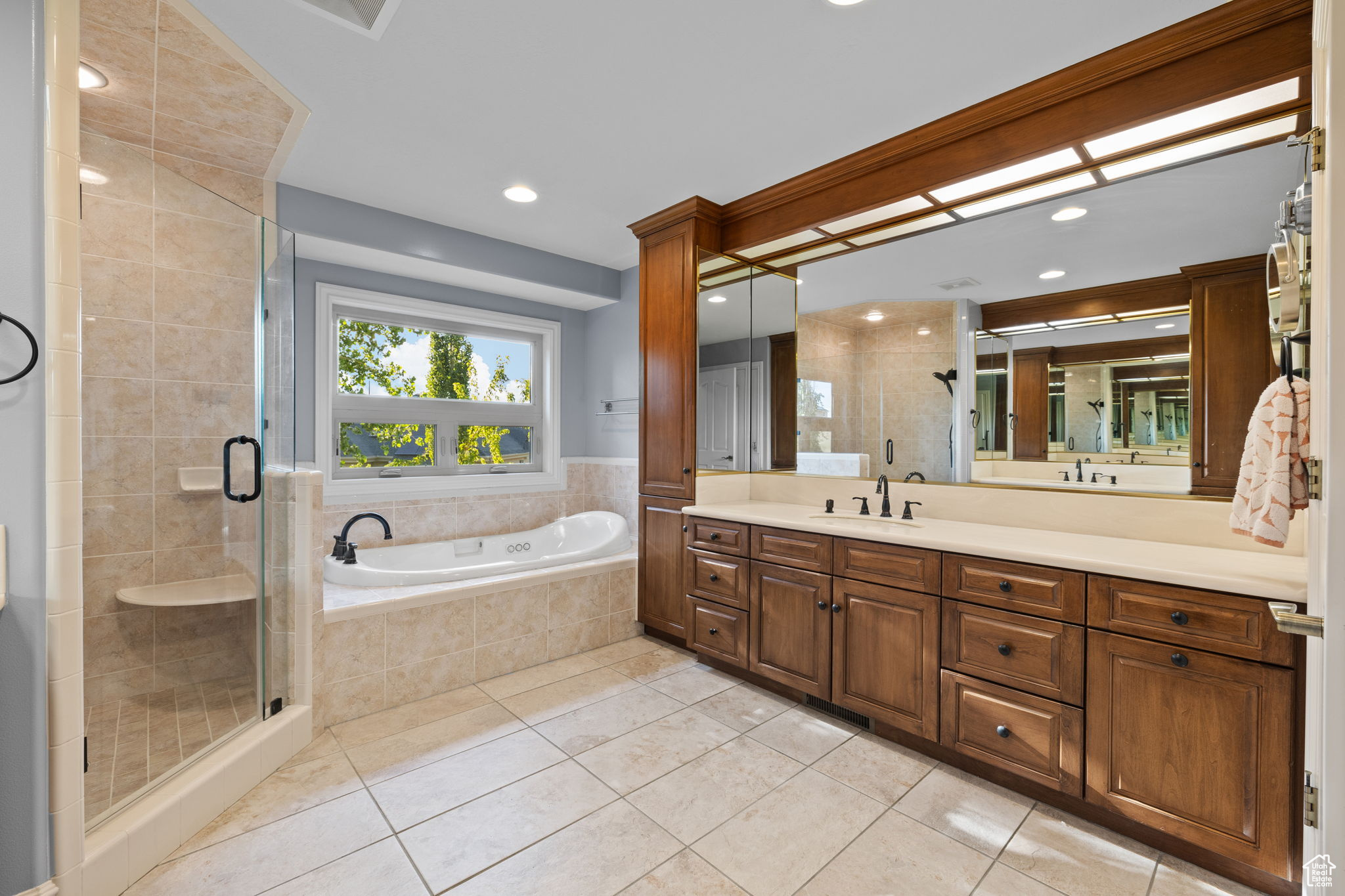 LAKEVIEW RIDGE - Residential