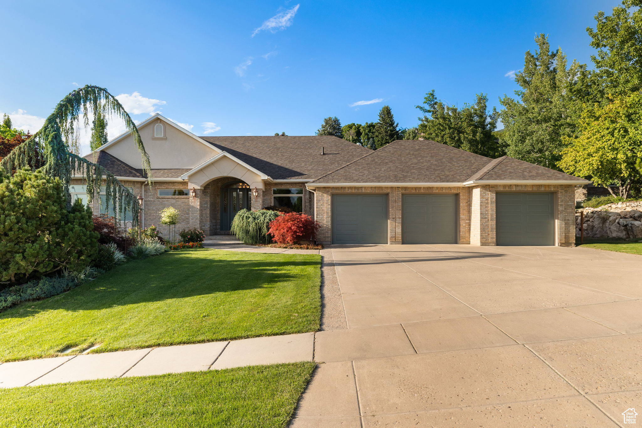LAKEVIEW RIDGE - Residential