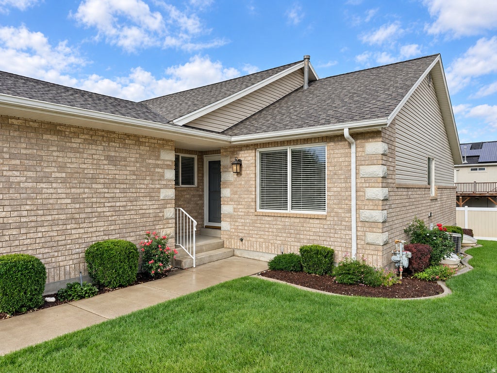 Photo of 673 E 900 S, Pleasant Grove, UT 84062 (MLS # 2186802)