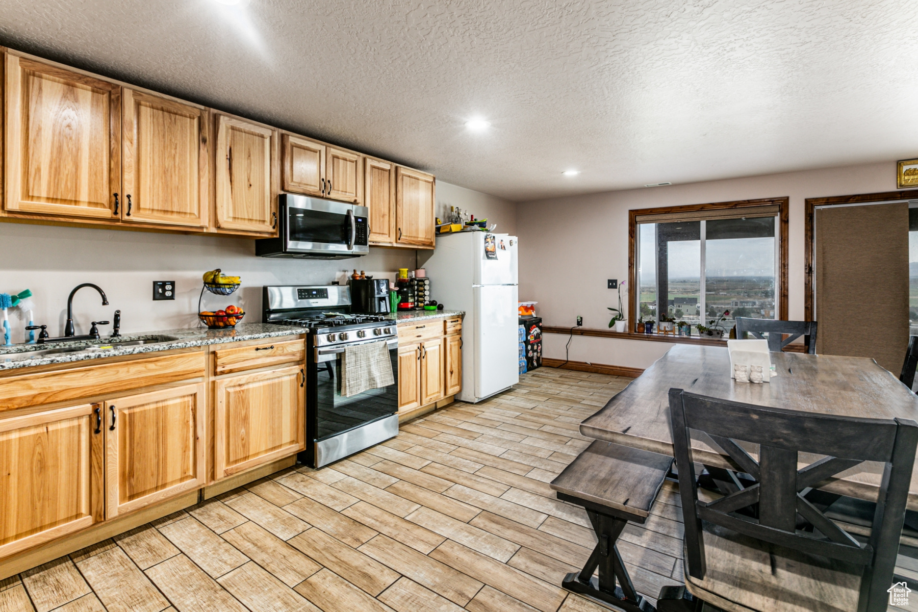 Stockton, Utah 84071, United States, 6 Bedrooms Bedrooms, ,4 BathroomsBathrooms,Residential,Active,53921