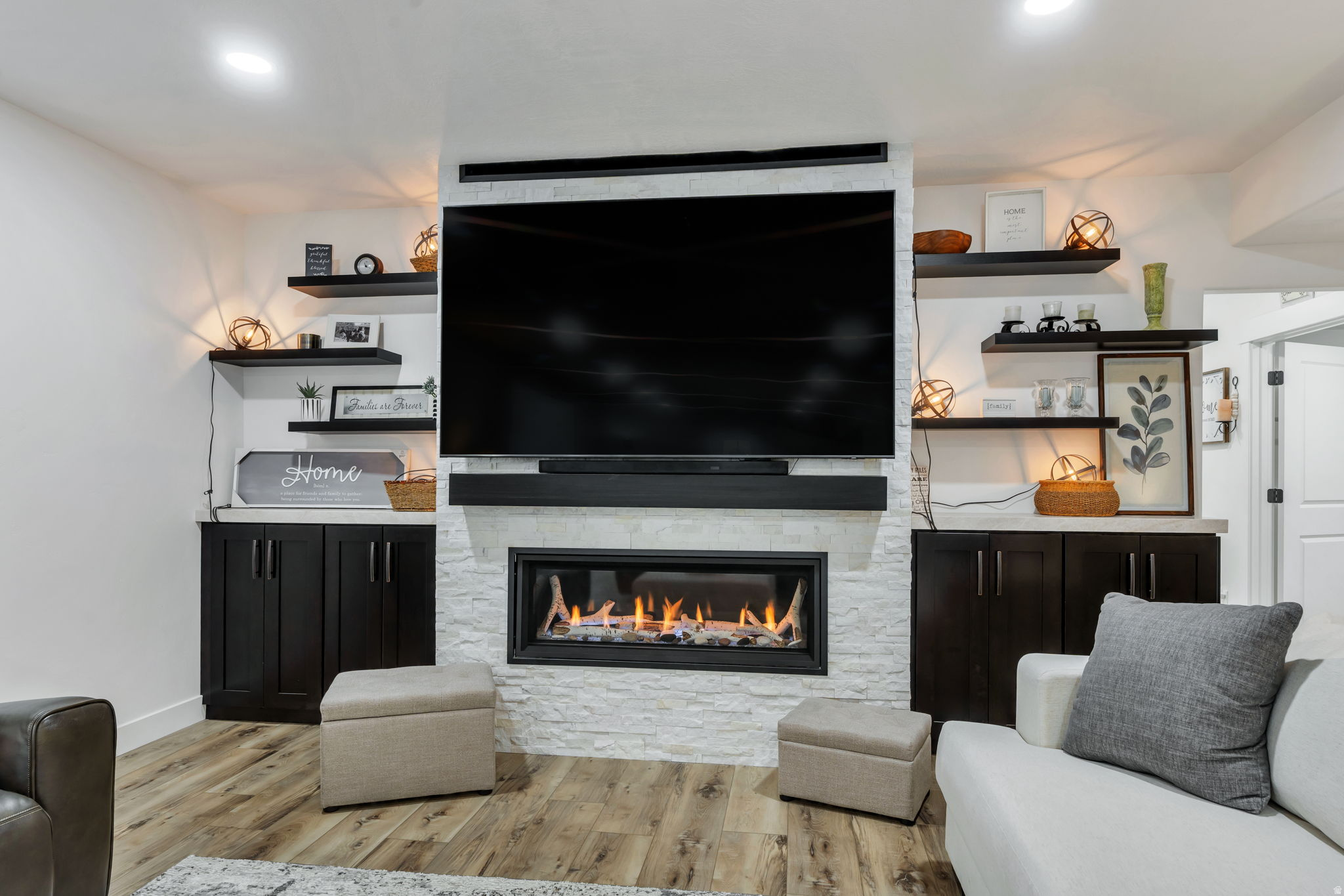 FALLS AT BOULDEN RID - Residential