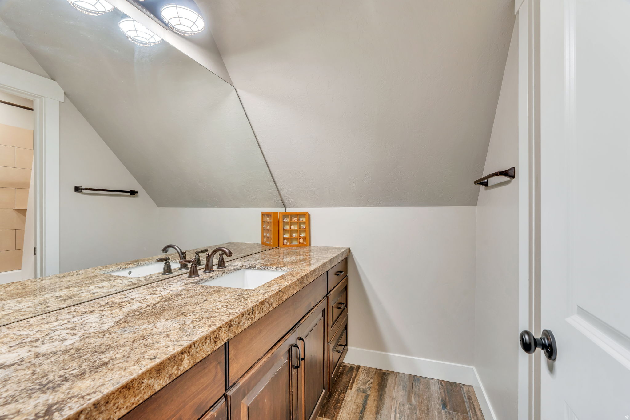 FALLS AT BOULDEN RID - Residential