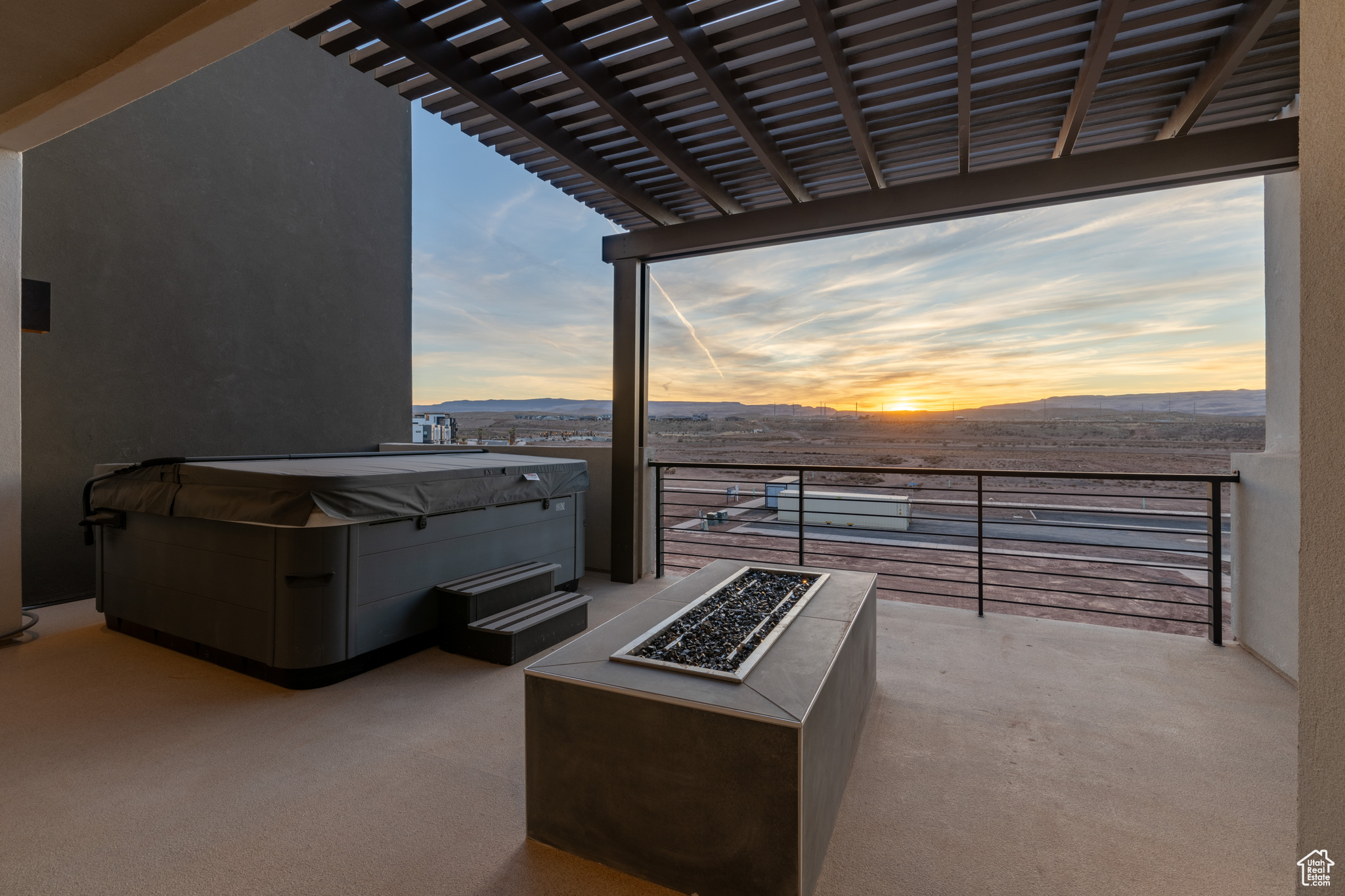DESERT COLOR RESORT 4B & 6 (SG) - Residential