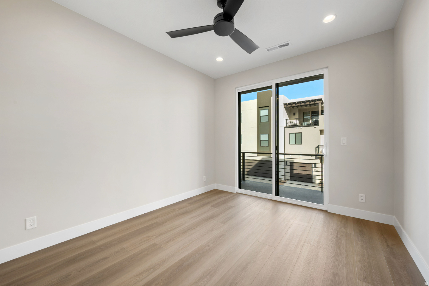 DESERT COLOR RESORT 4B & 6 (SG) - Residential