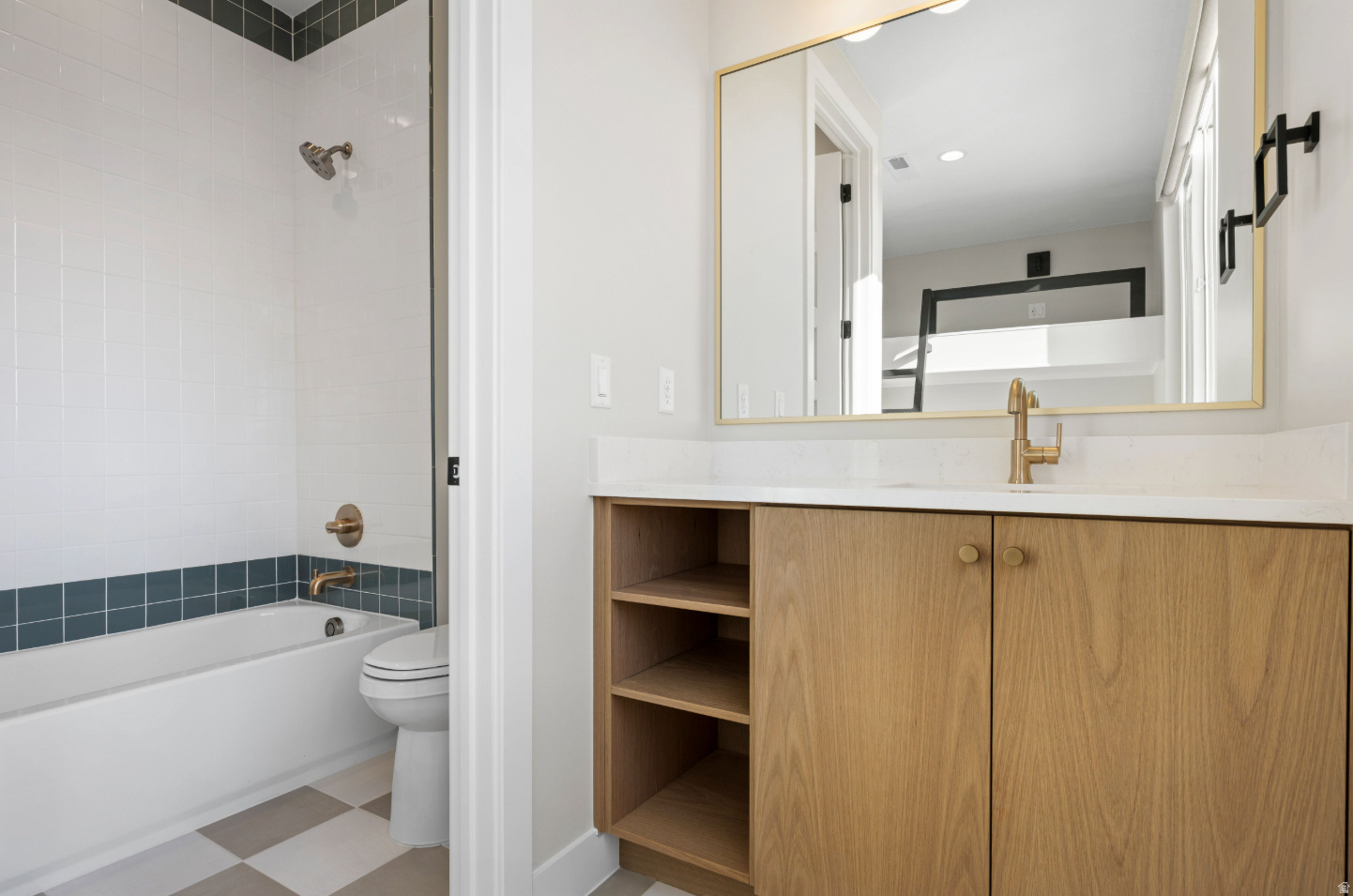 DESERT COLOR RESORT 4B & 6 (SG) - Residential