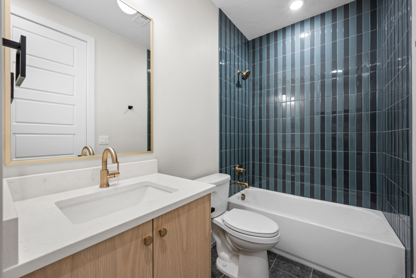 DESERT COLOR RESORT 4B & 6 (SG) - Residential