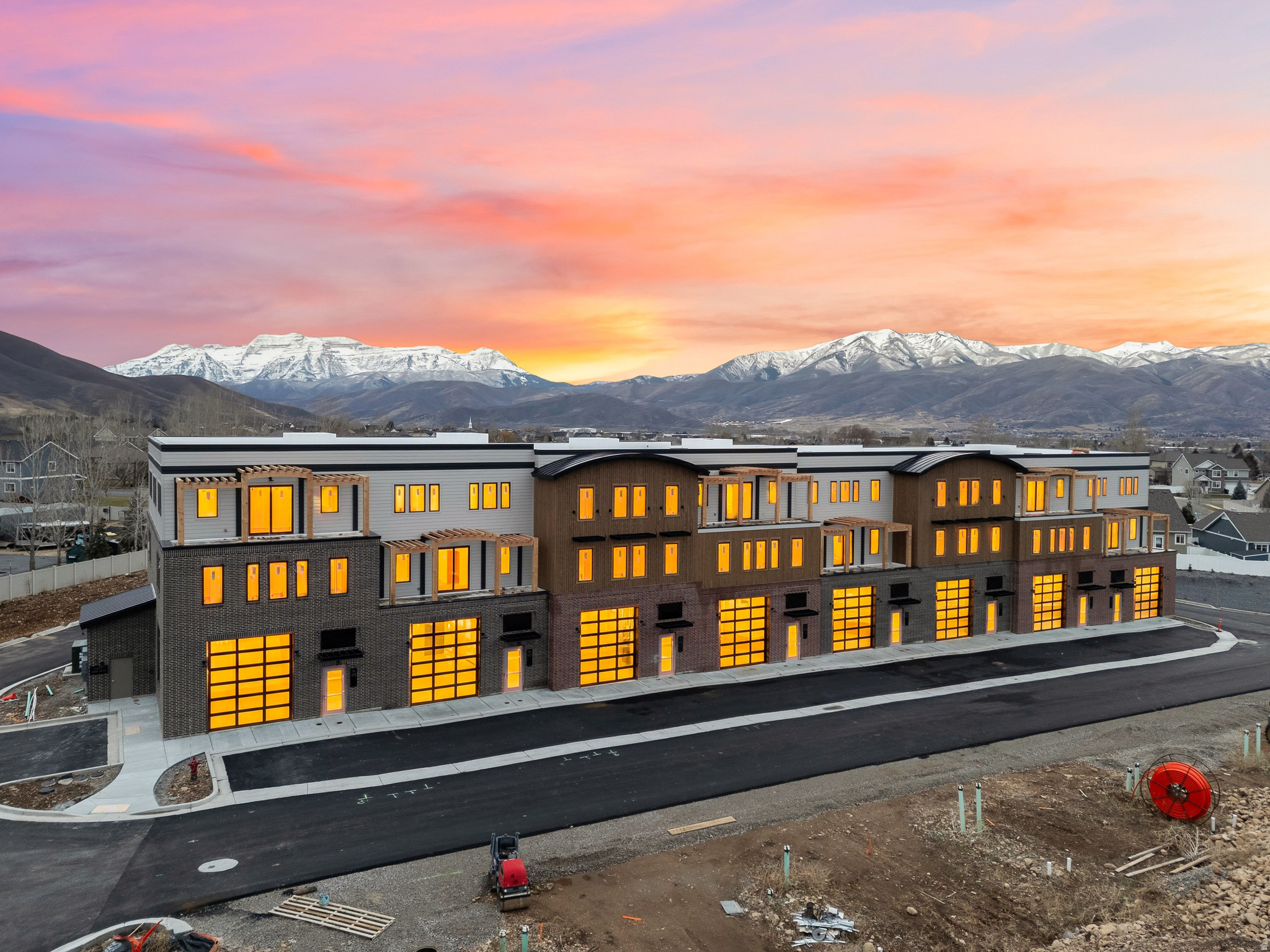 MOUNTAIN VIEW COMMON - Residential