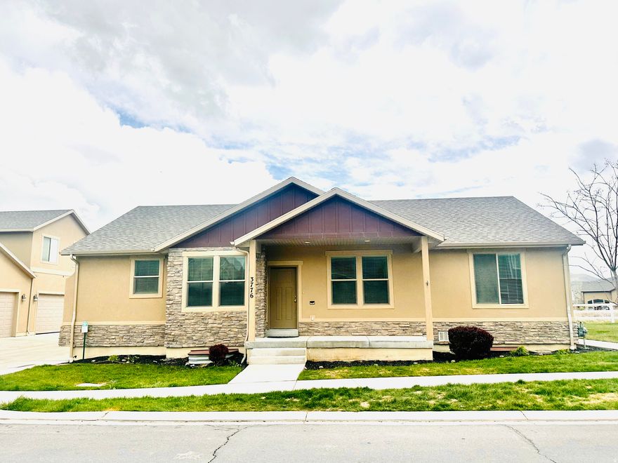 Completely Remodeled home with entirely new carpet and paint! Come make your new home 1 of the 4 biggest twin homes in the heart of the Ranches, with over 800 square feet difference from its neighbors, looks like a standalone home! Has a Basement office! Comes with 2 SETS of kitchen appliances (basement is ready to be plumbed for kitchenette). Main floor appliances only 4-5 years old with a brand new dishwasher. Kitchen has granite counter tops! Home overlooks the 7th hole of the Ranches Golf Course. Twin Home comes with land footprint of home only.