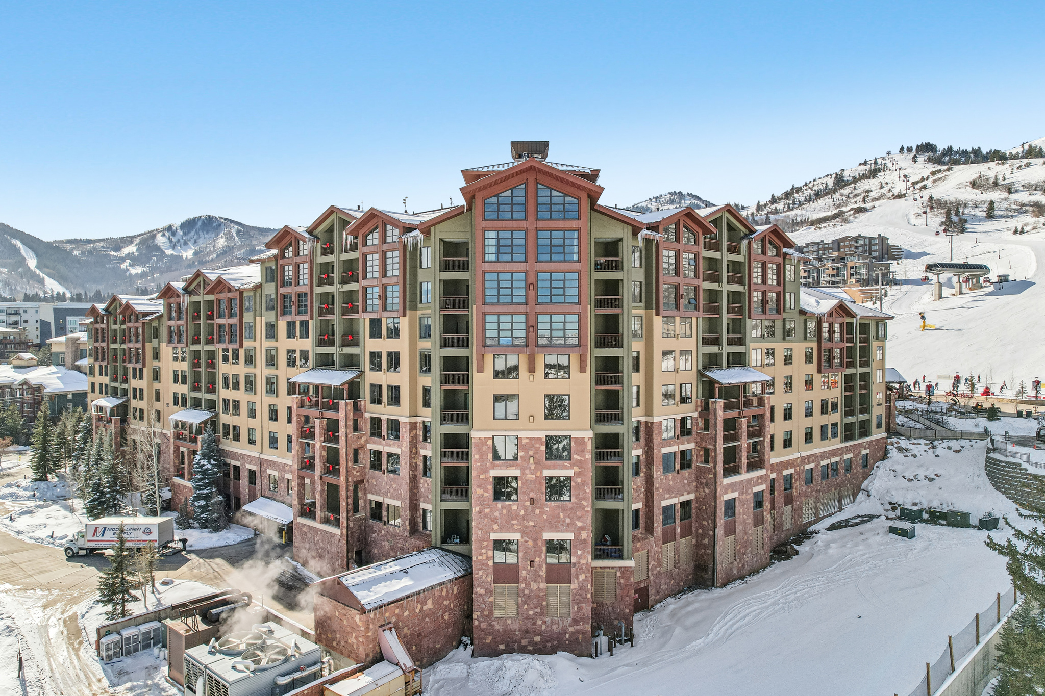 GRAND SUMMIT HOTEL - Residential