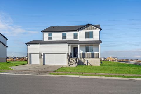 Photo of 869 N 260 E #225, Santaquin, UT 84655 (MLS # 2156117)