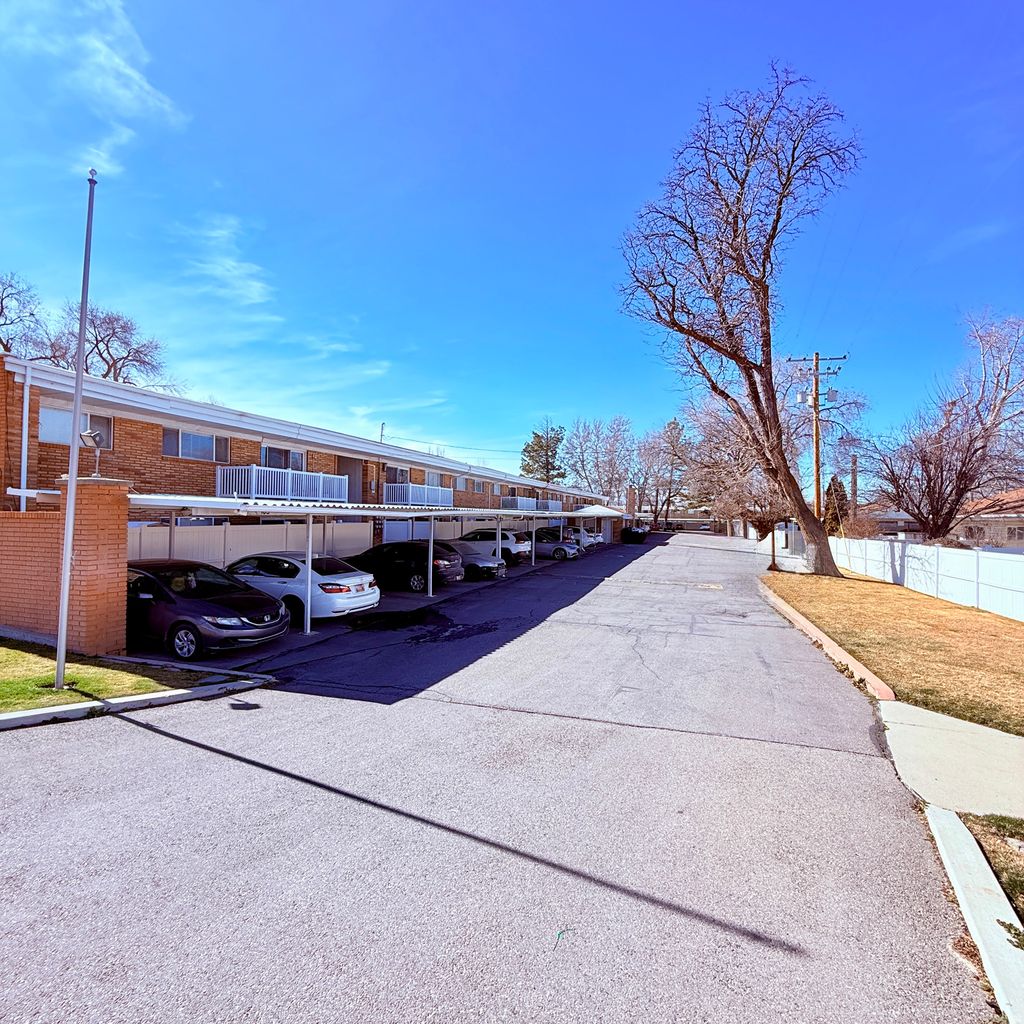 Photo of 886 E MAPLE CREST CT #23, Salt Lake City, UT 84106 (MLS # 2136666)