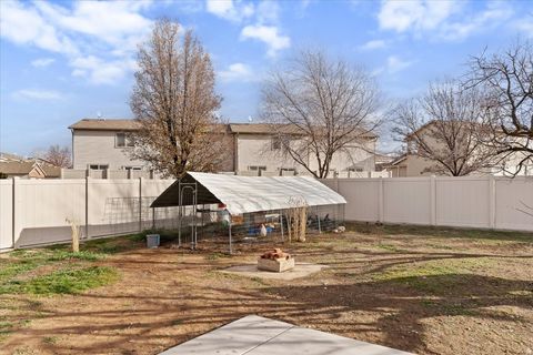 Tiny photo for 626 W 800 N, Clinton, UT 84015 (MLS # 2126154)