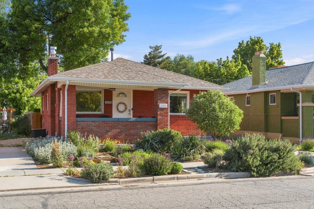 Photo of 235 E DOWNINGTON AVE S, Salt Lake City, UT 84115 (MLS # 2170726)