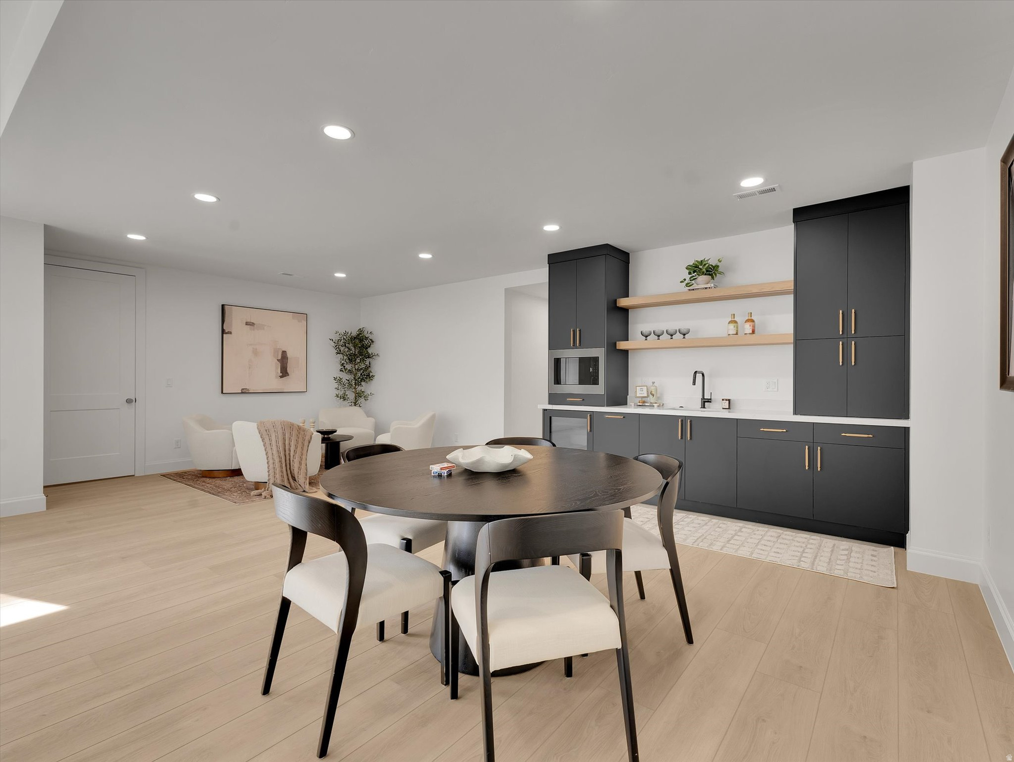 VIKING COURT - Residential