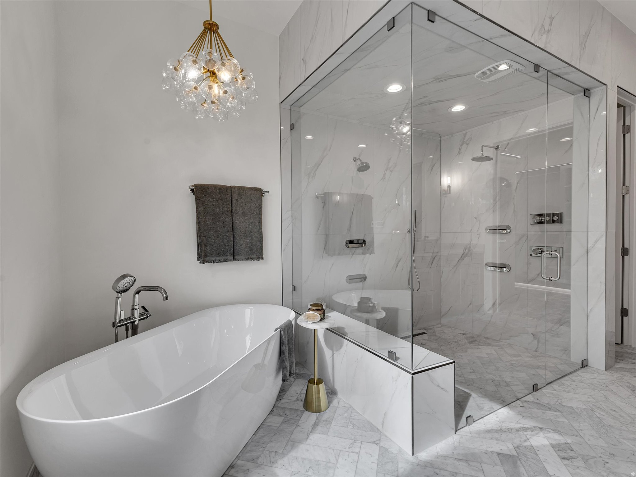 VIKING COURT - Residential