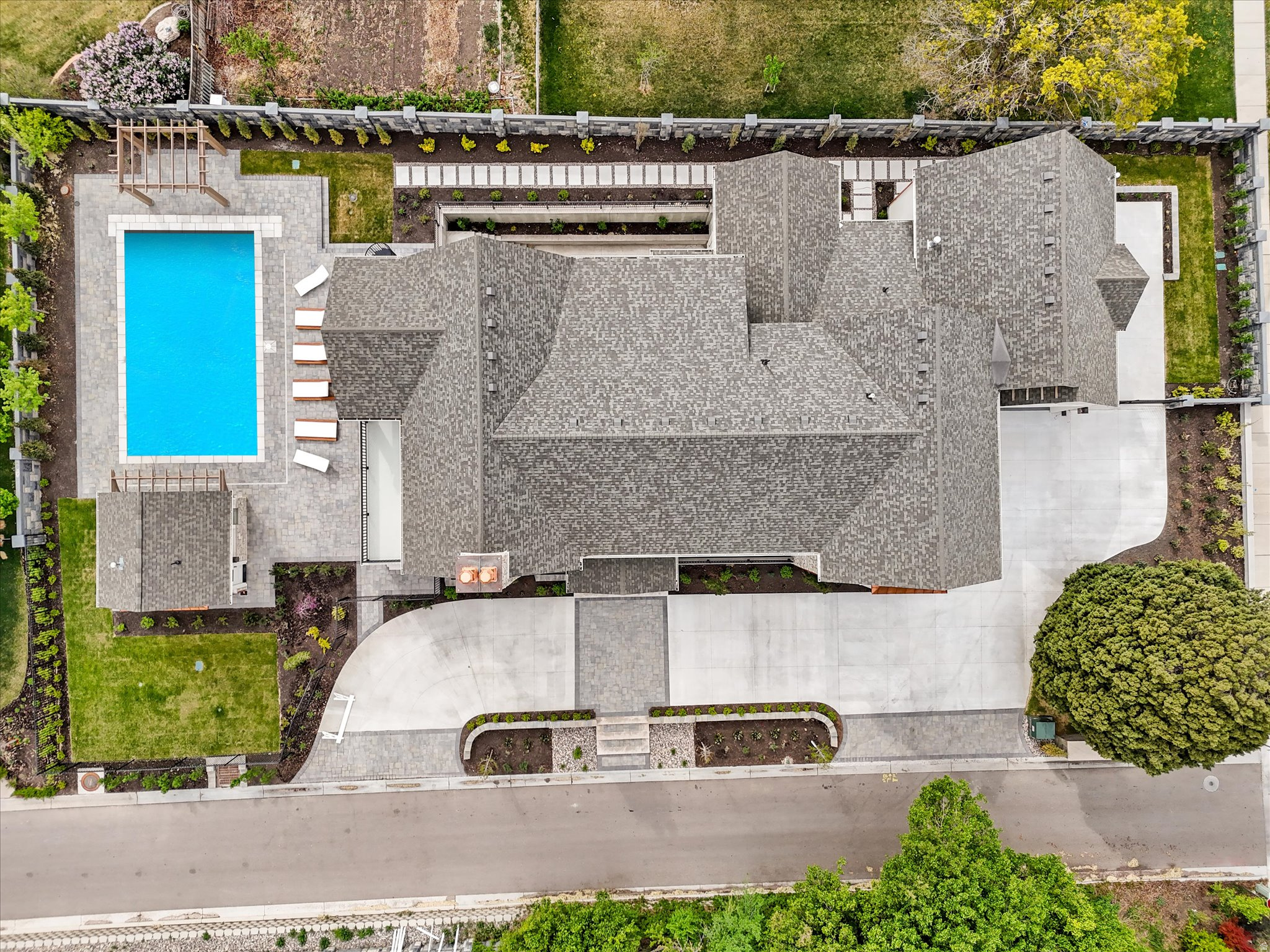 VIKING COURT - Residential