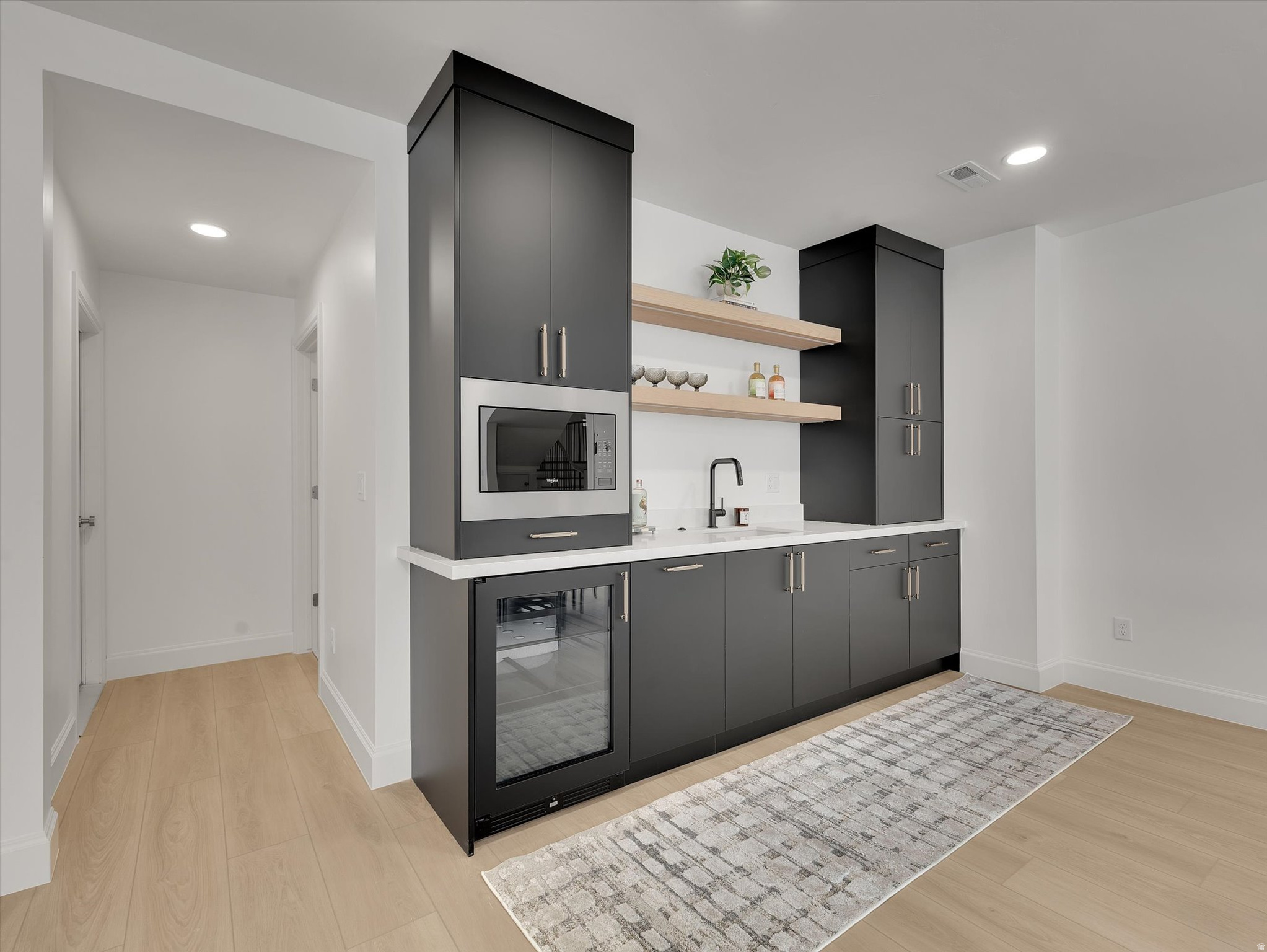 VIKING COURT - Residential