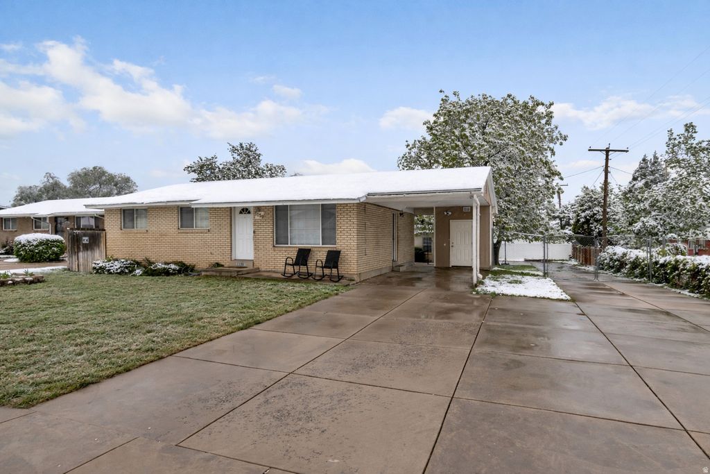 Photo of 1150 S 760 W, Woods Cross, UT 84087 (MLS # 2151547)