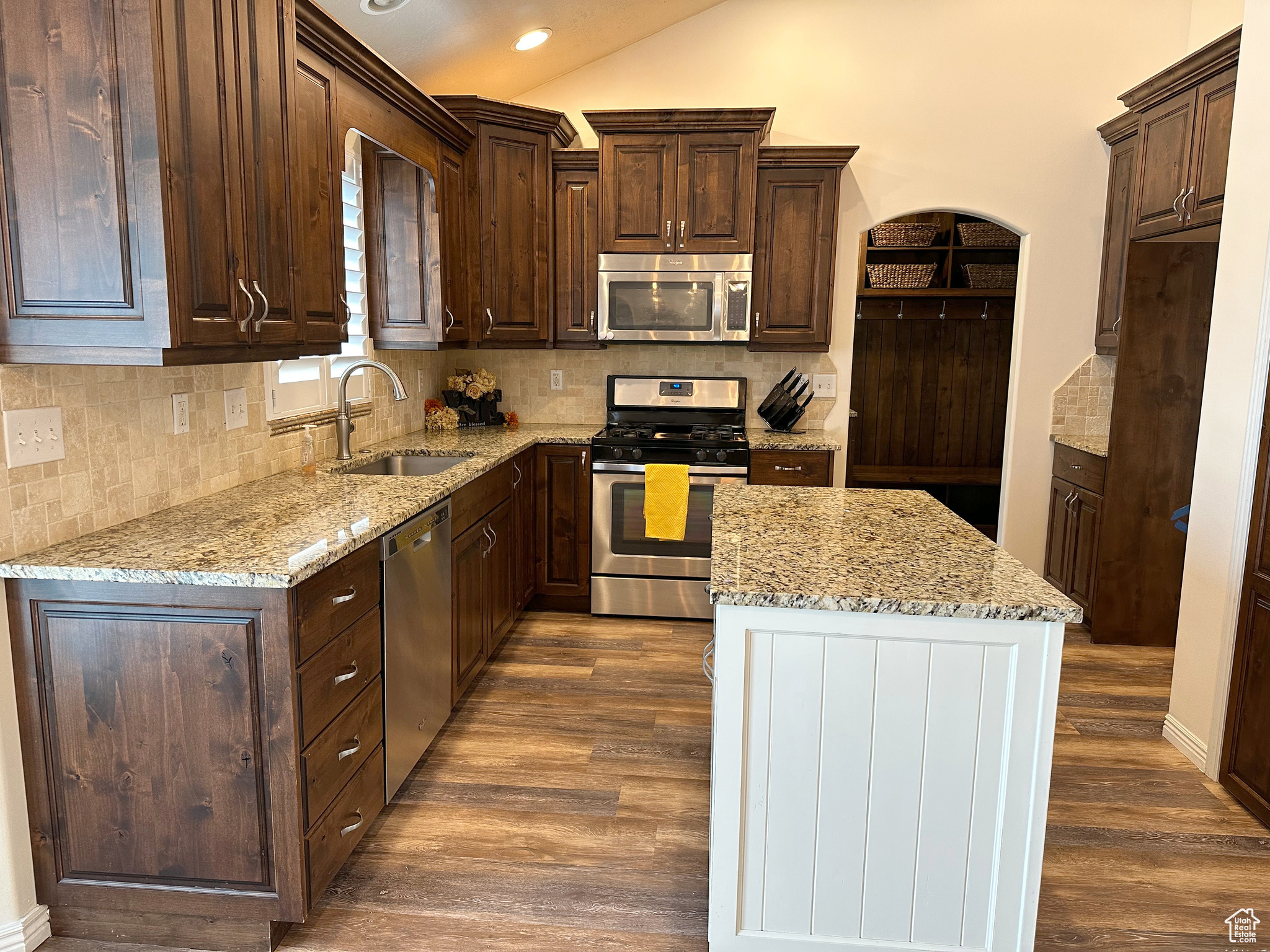 1602 Doral Dr, Syracuse, Utah image 3